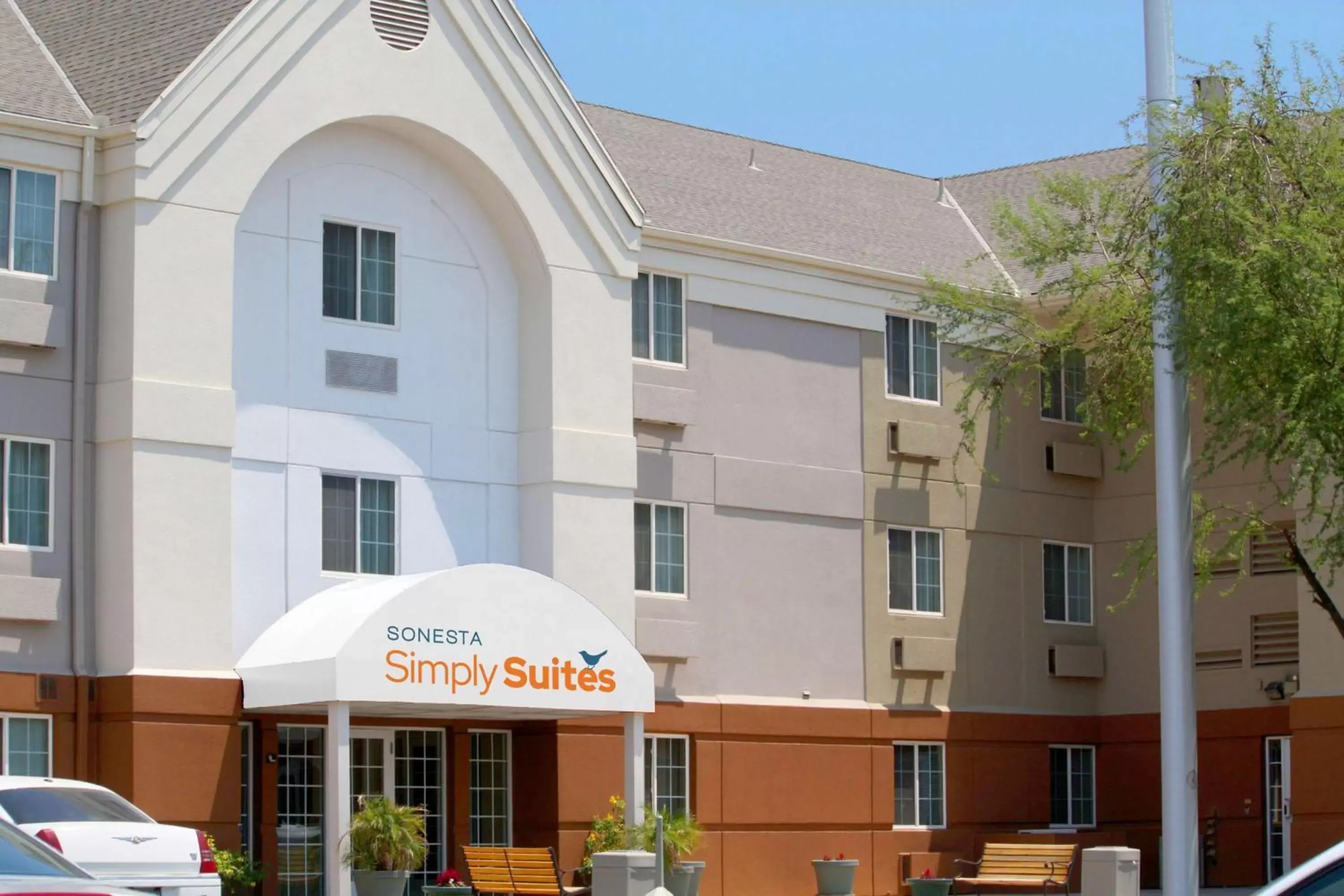Property building in Sonesta Simply Suites Phoenix Glendale