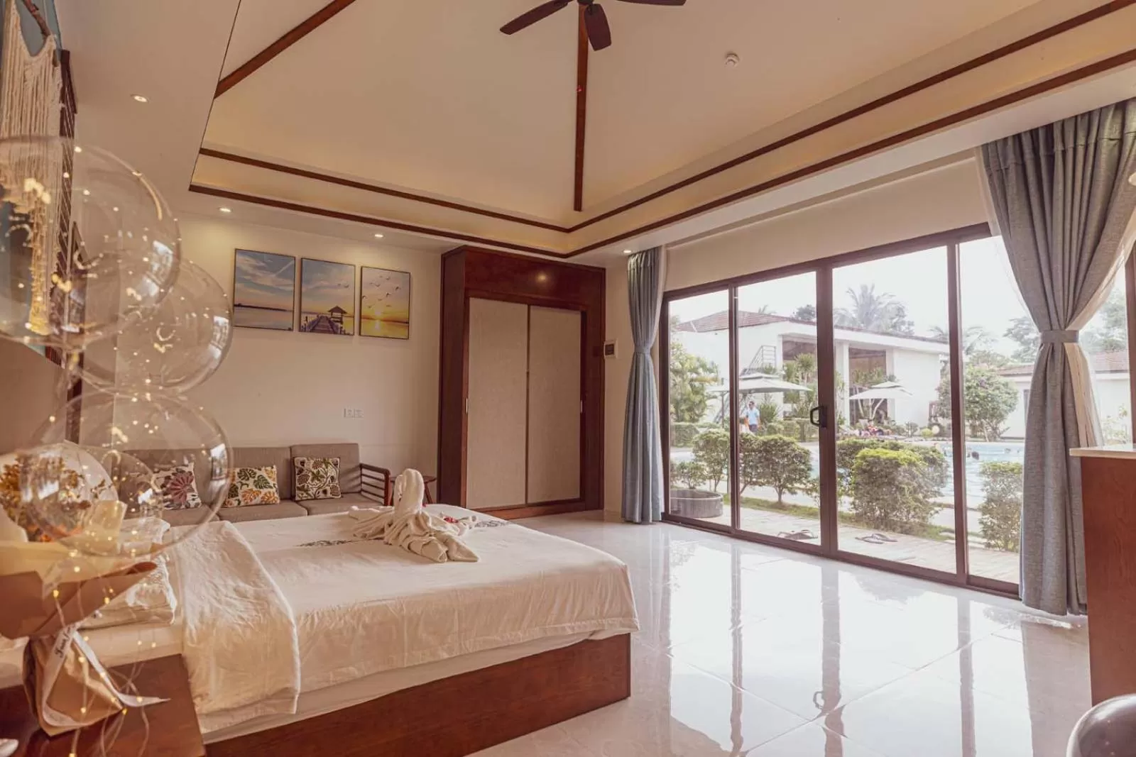 Bedroom, Bed in Amphitrite Resort