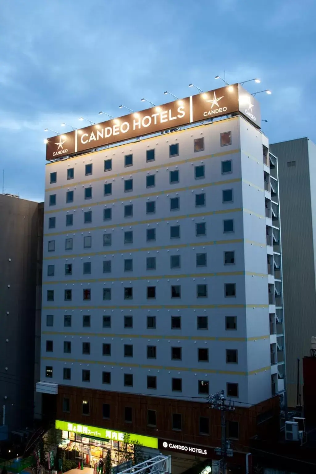 Property building in Candeo Hotels Ueno Park Property building in Candeo Hotels Ueno Park