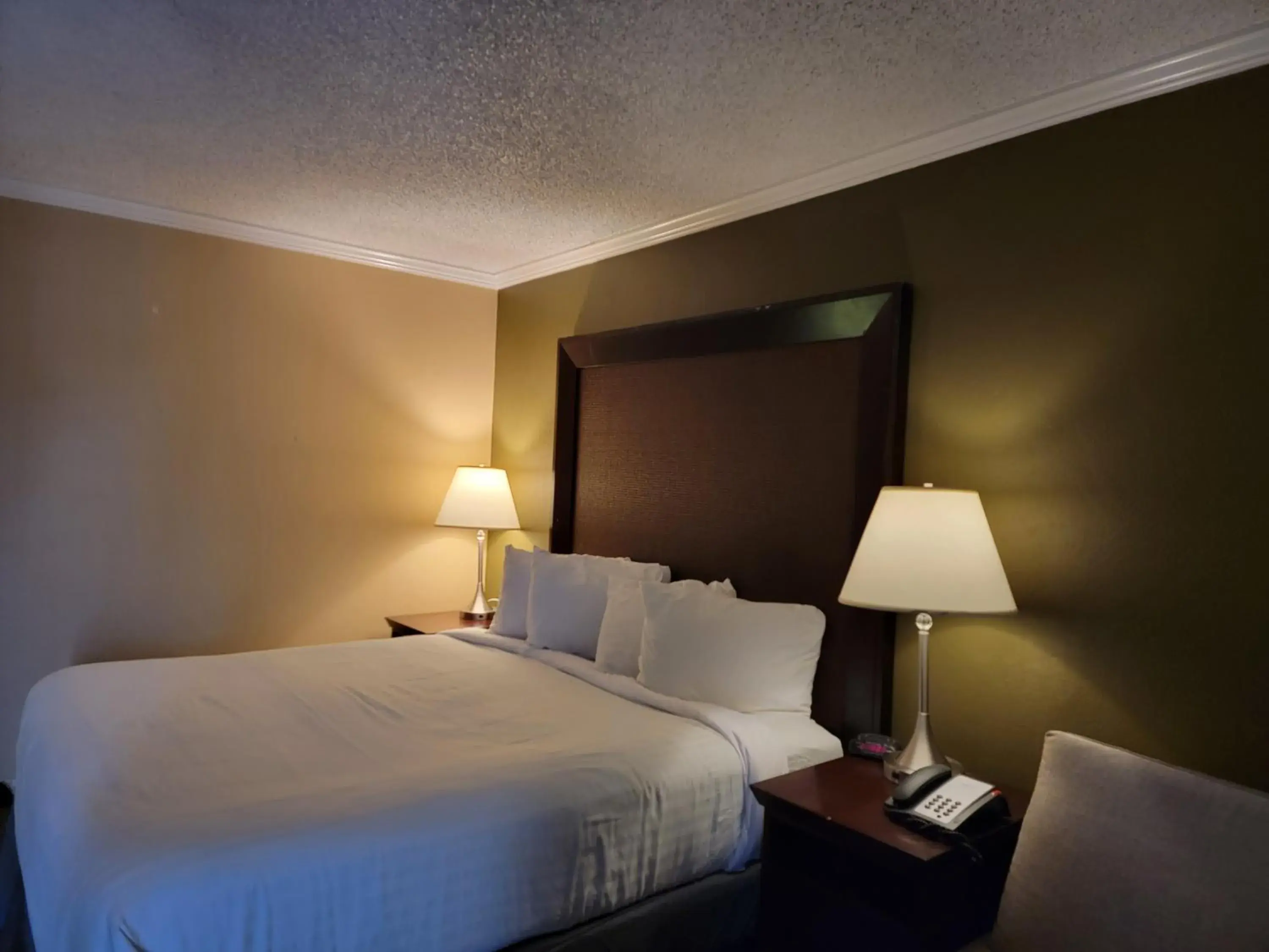 Bedroom, Bed in Extend-A-Suites - Amarillo West