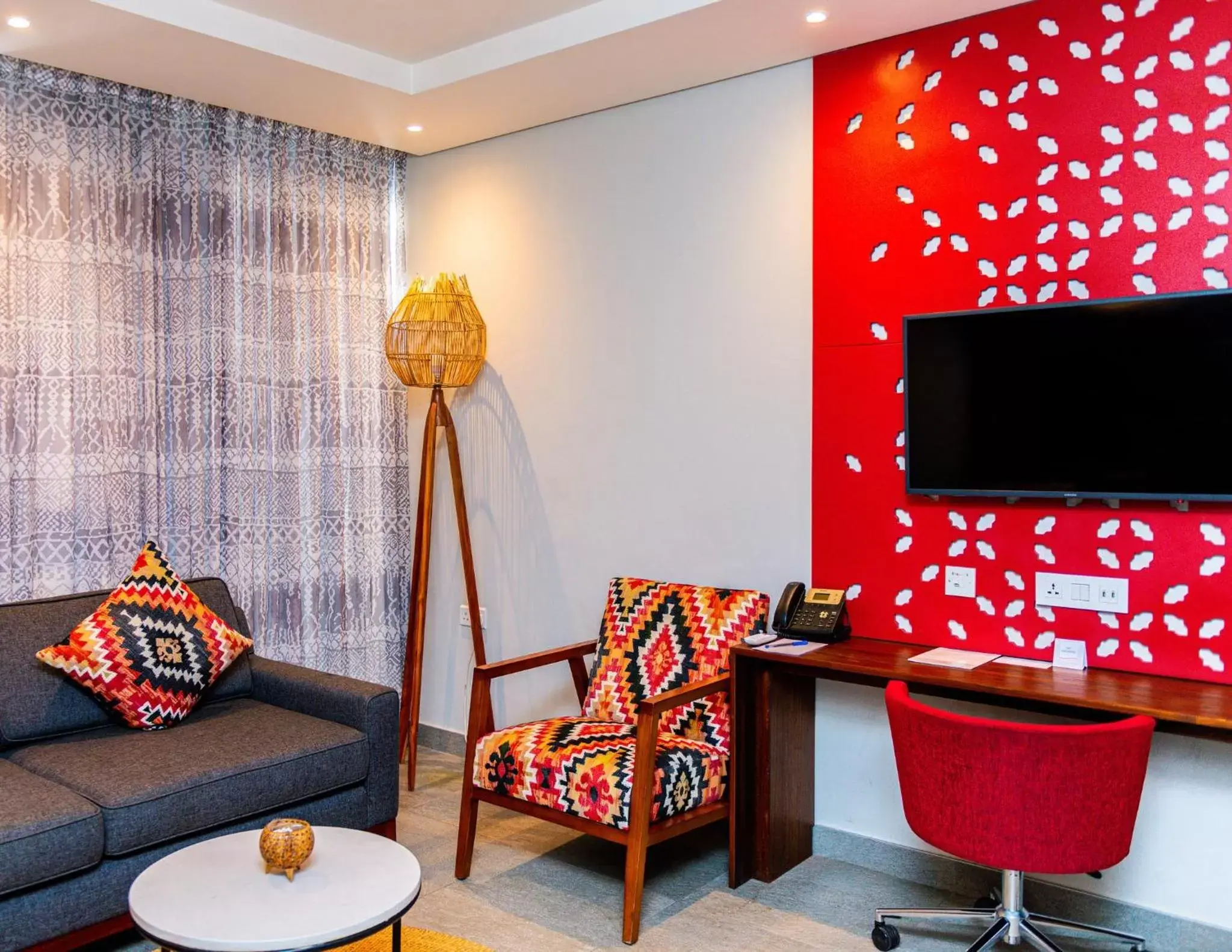 Photo of the whole room, Seating Area in Crowne Plaza - Dar Es Salaam, an IHG Hotel