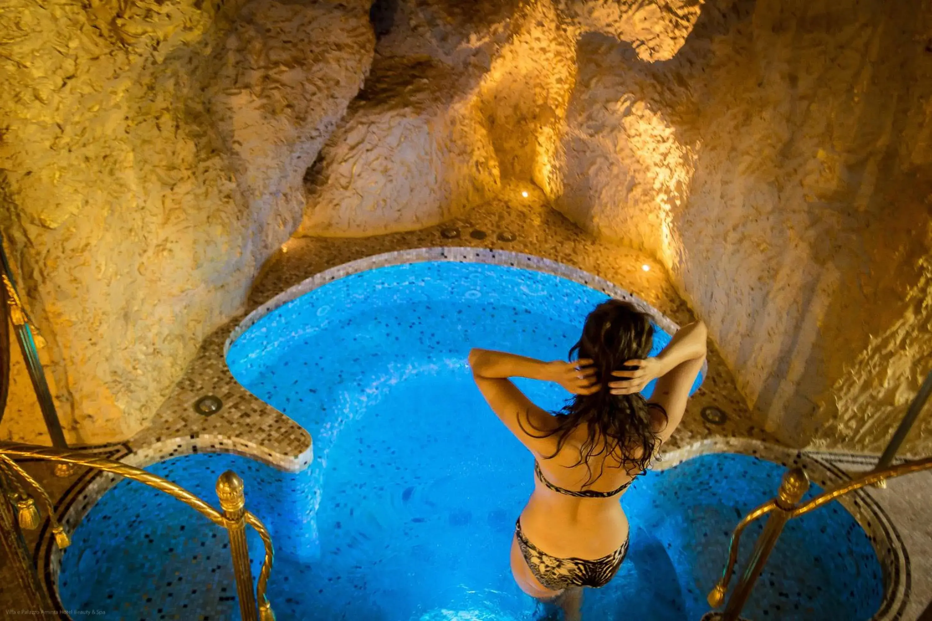 Hot Tub, Swimming Pool in Hotel Villa E Palazzo Aminta