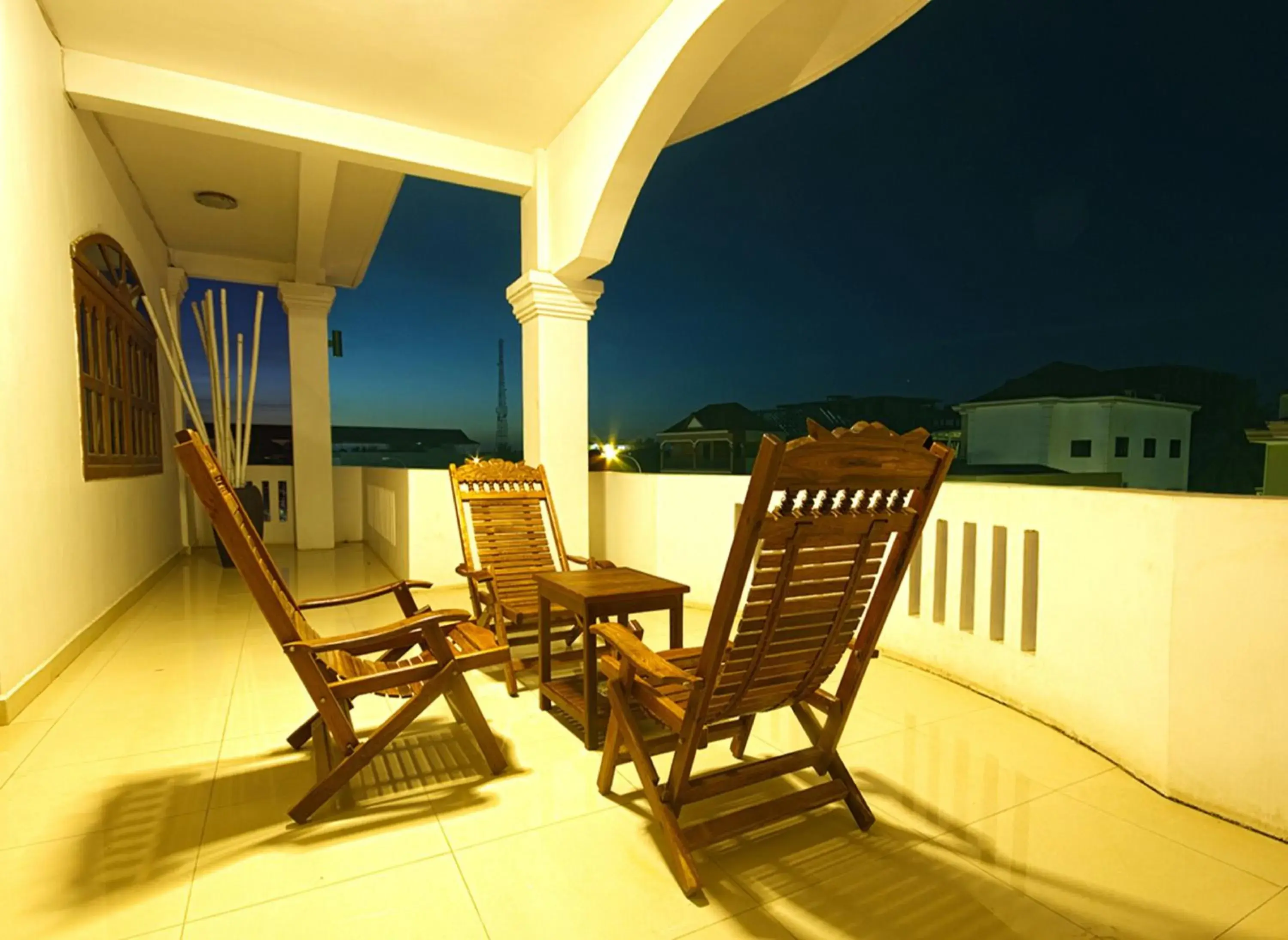 Night, Balcony/Terrace in King Boutique Hotel