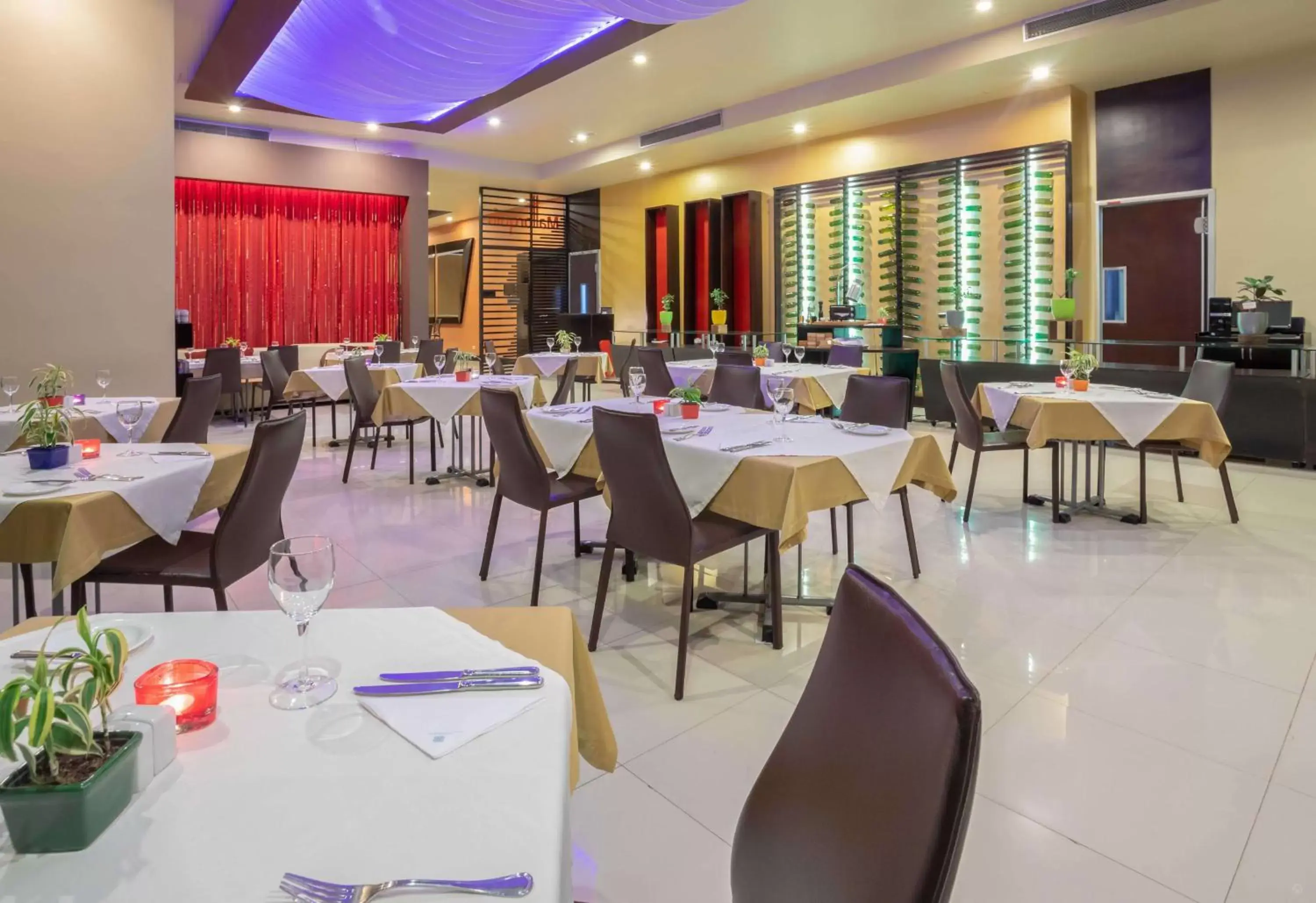 Restaurant/Places to Eat in GHL Hotel Barranquilla