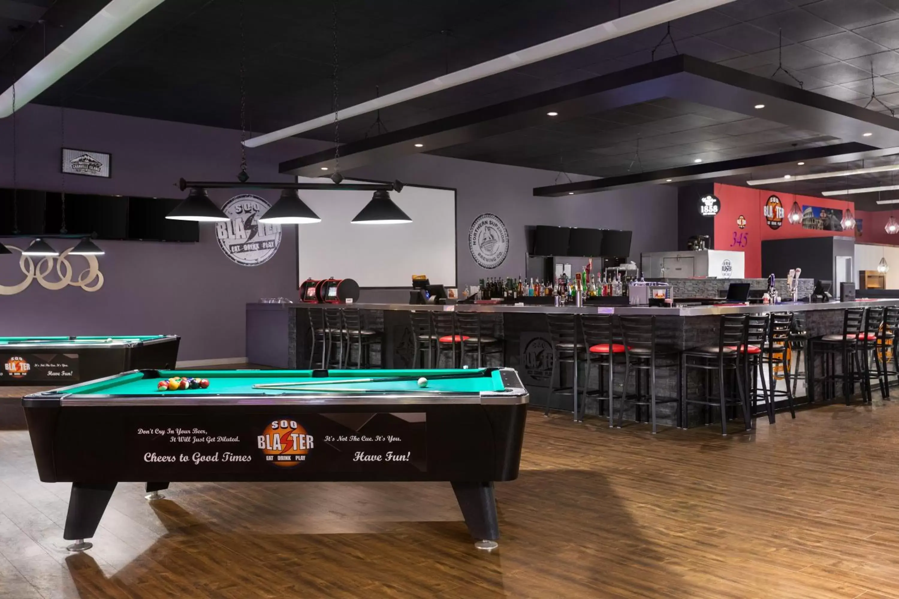 Lounge or bar, Billiards in Days Inn & Suites by Wyndham Sault Ste. Marie ON