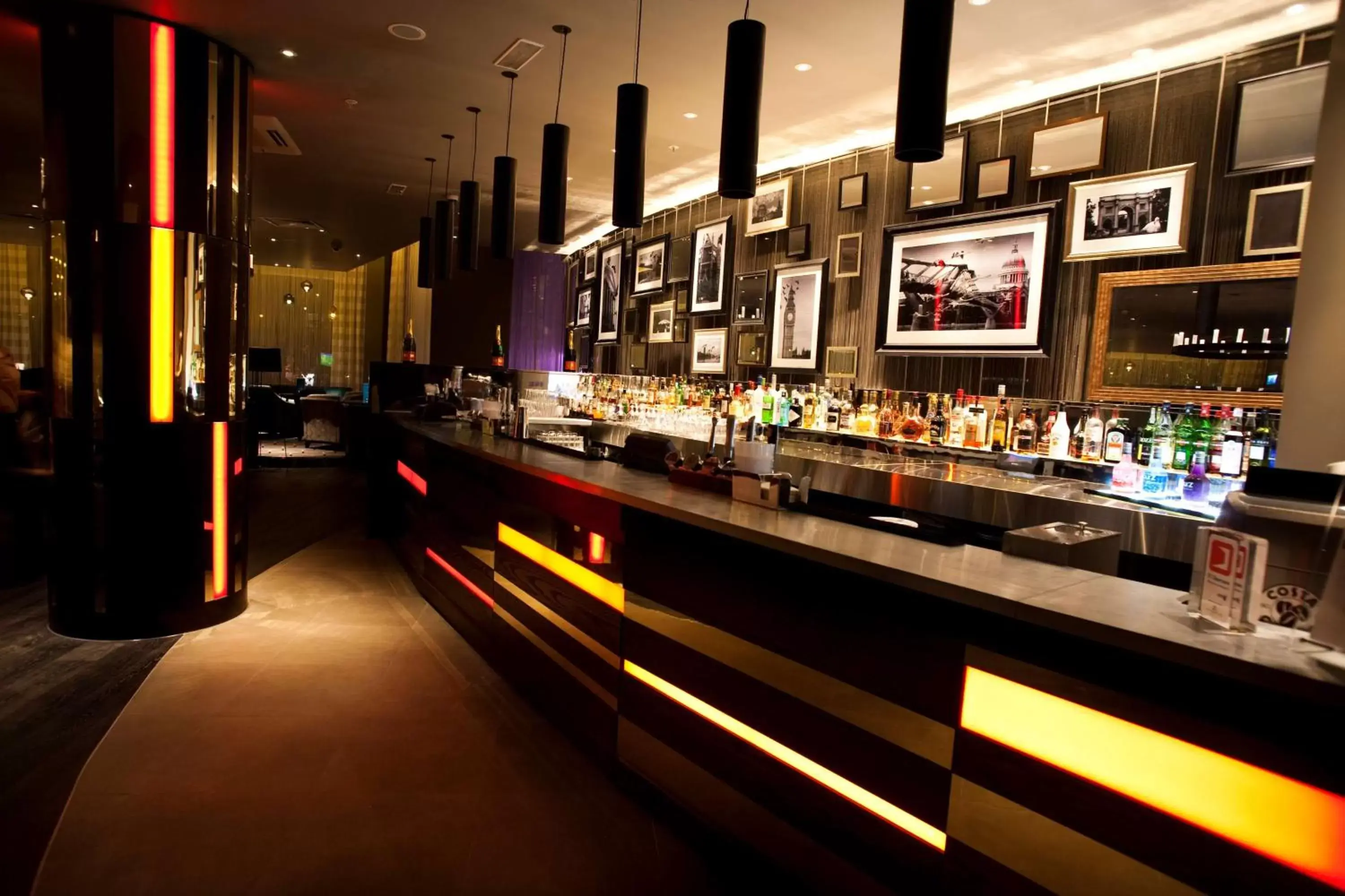 Lounge or bar in Hilton London Olympia