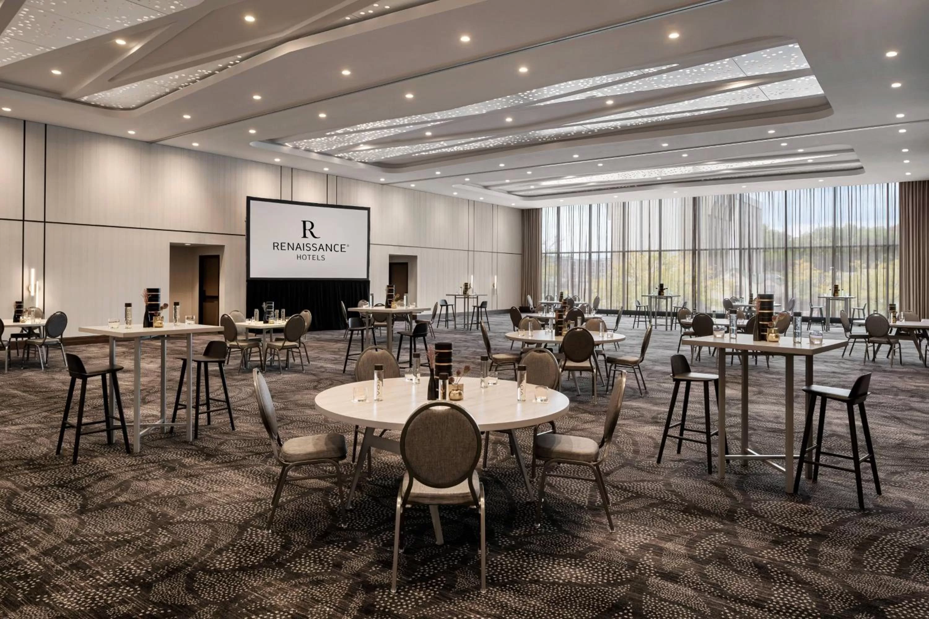 Meeting/conference room in Renaissance Milwaukee West Hotel