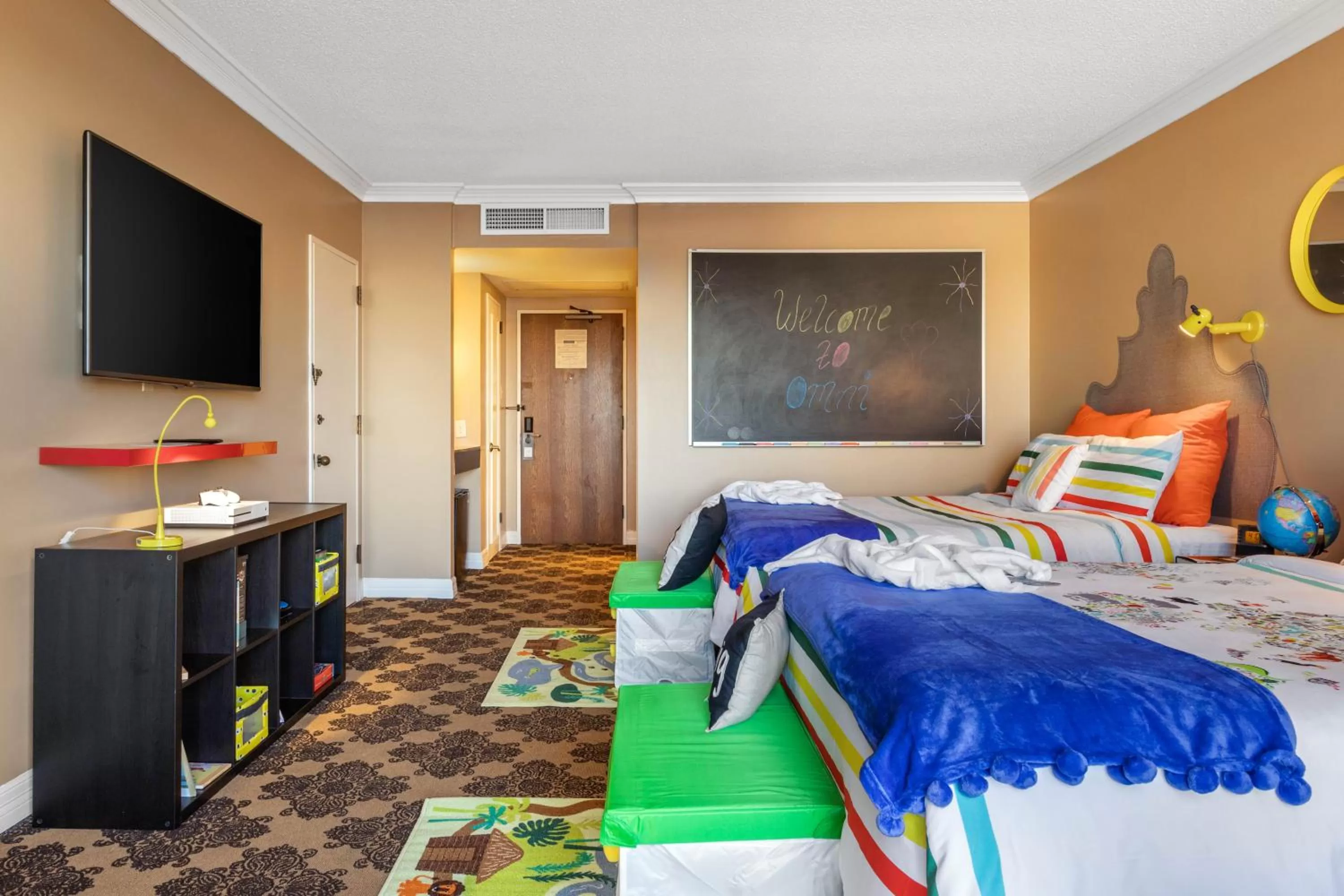 Bed in Omni Houston Hotel