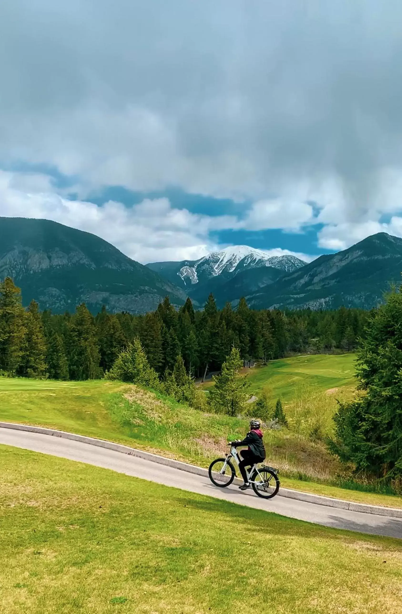 Activities, Biking in Headwaters Lodge at Eagle Ranch Resort