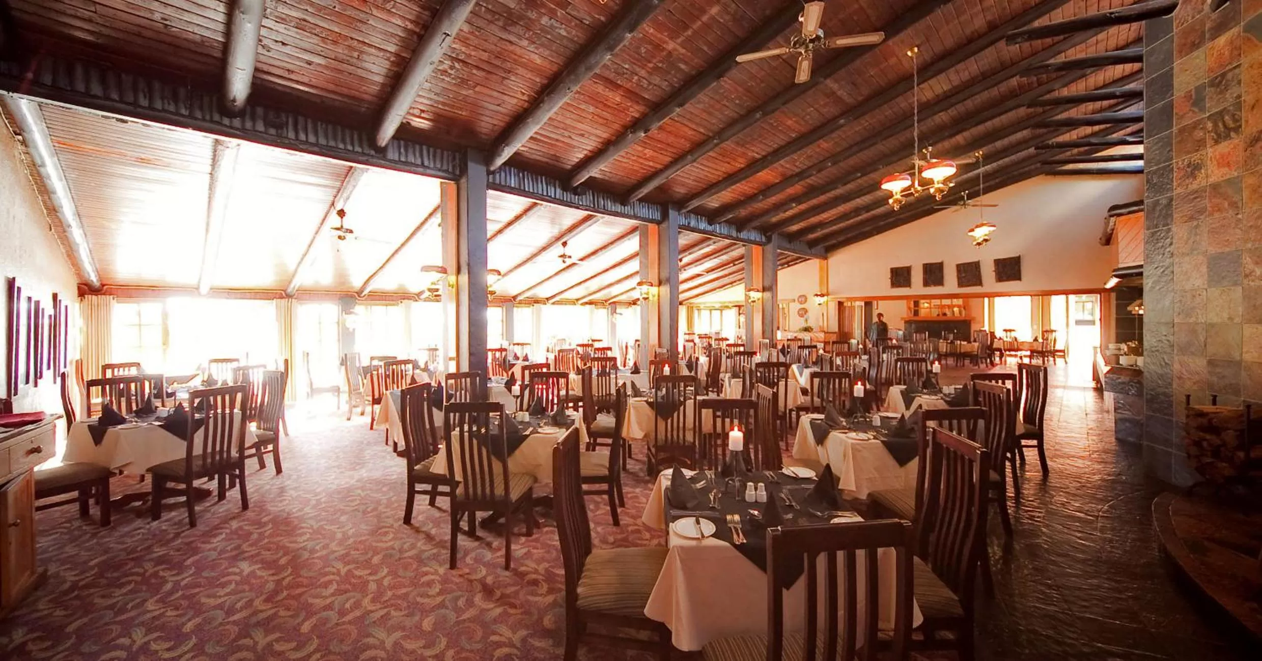 Restaurant/places to eat in African Sky Hotels - Pine Lake Inn