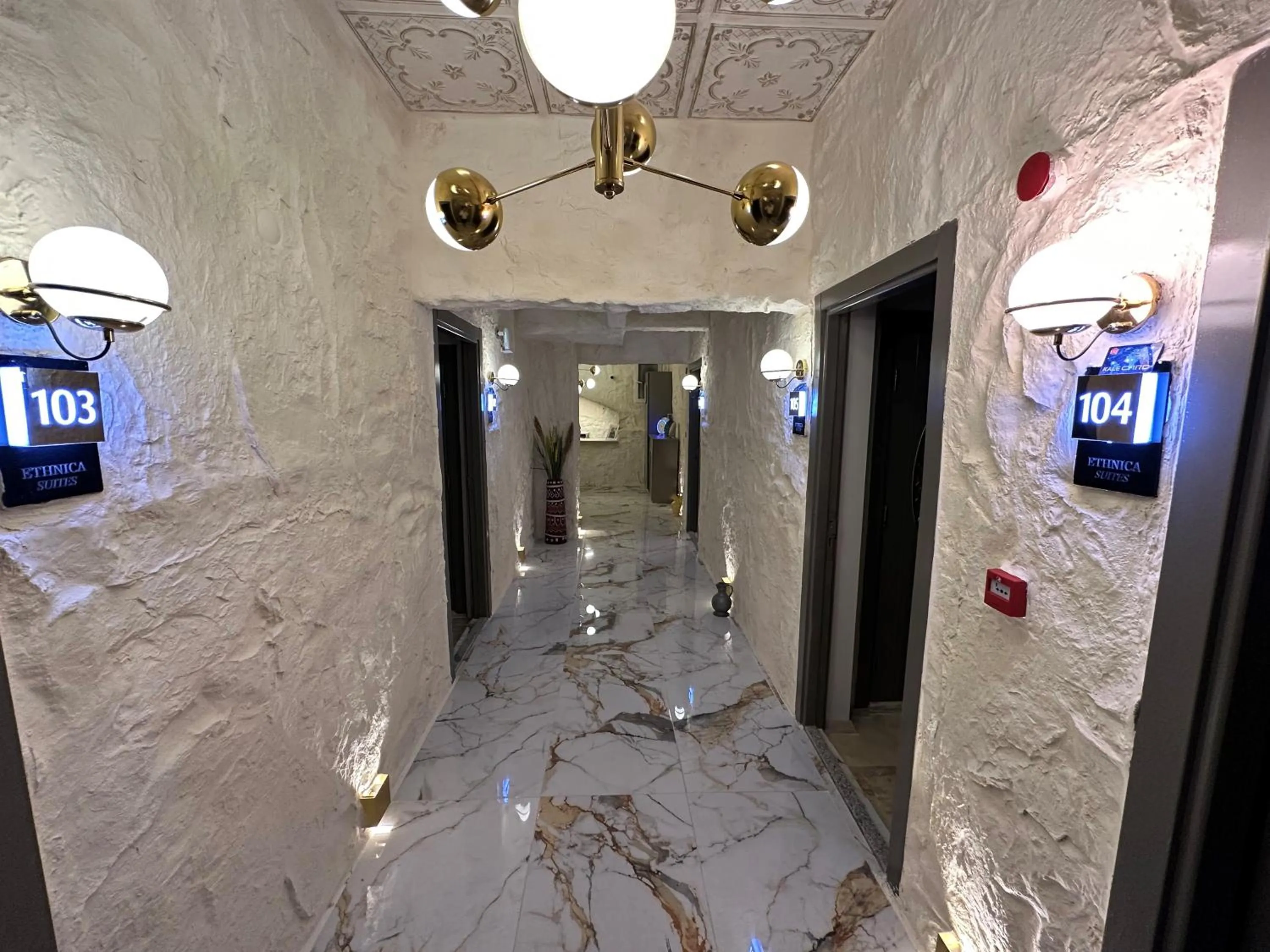 Lobby or reception, Restaurant/Places to Eat in Ethnica Suites