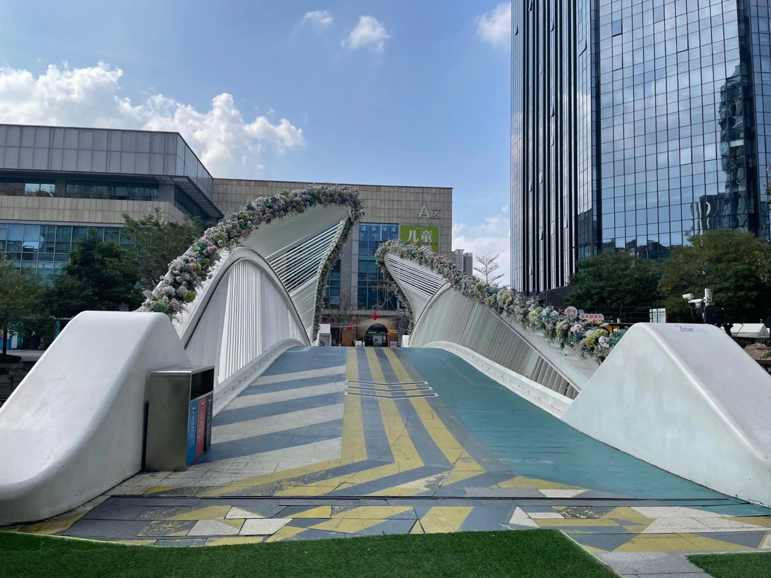 Entertainment in Bridal Tea House Hotel
