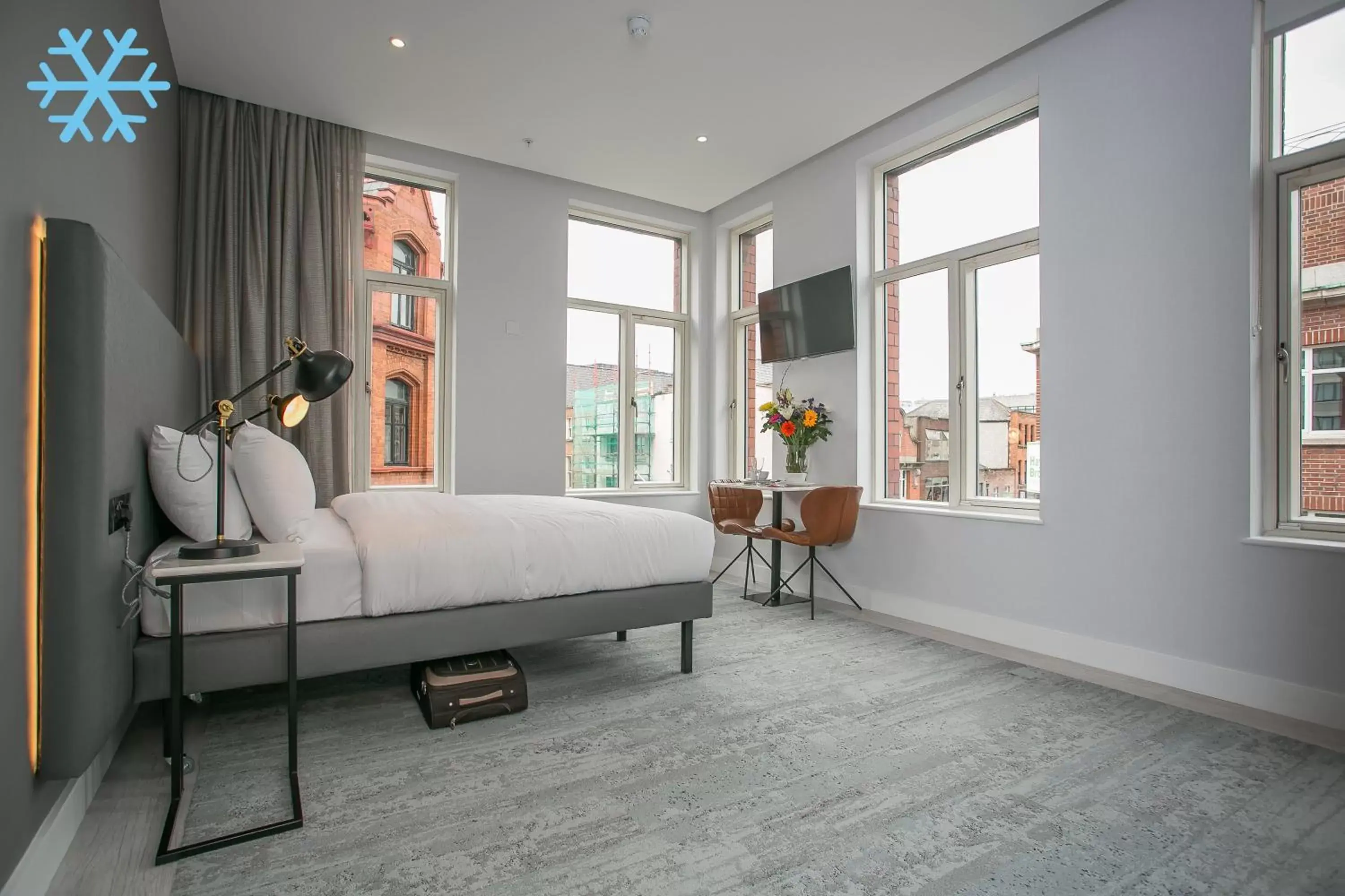 Bedroom in Grafton Street Studios by City Break Apartments