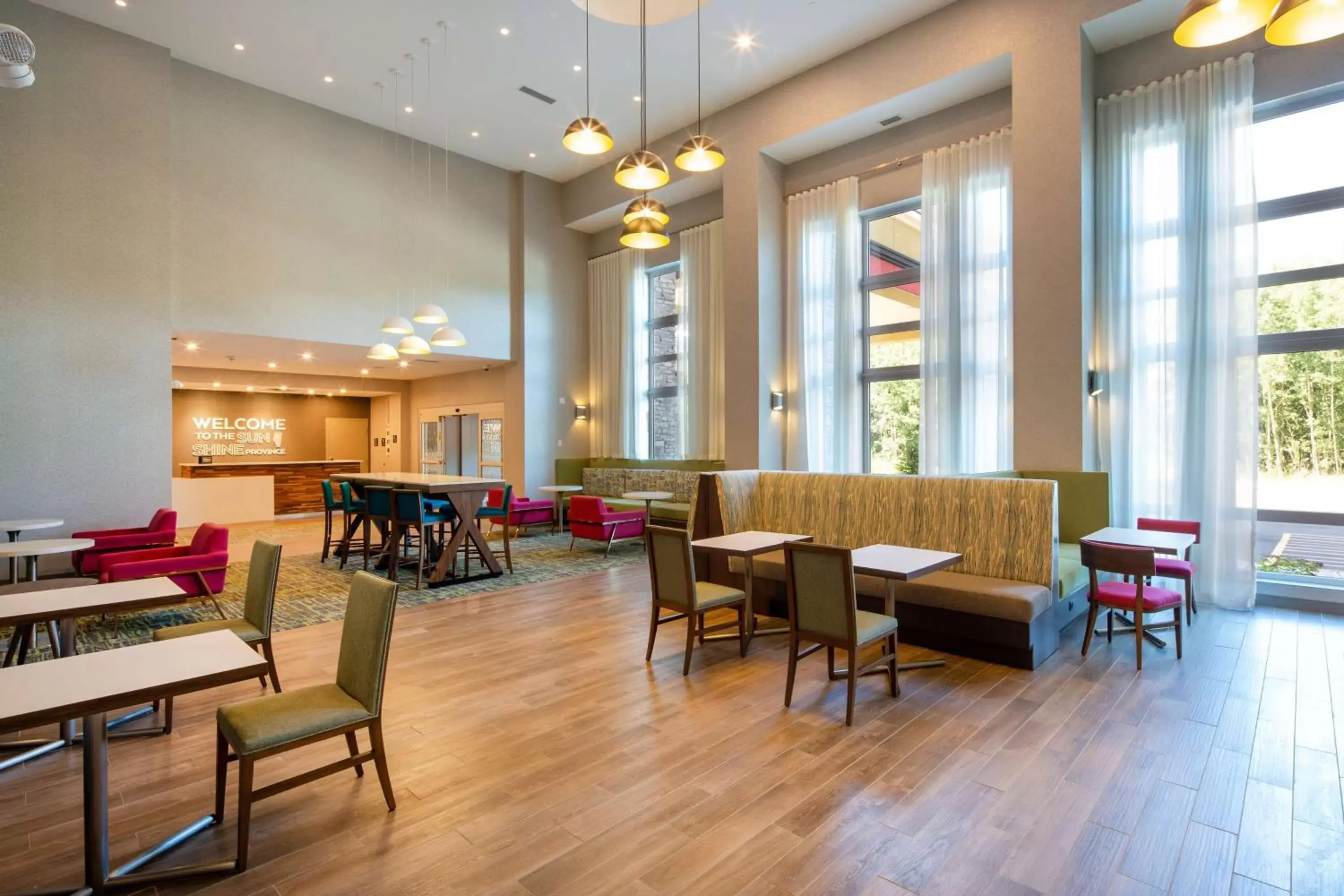 Lobby or reception, Restaurant/Places to Eat in Hampton Inn & Suites Edmonton St. Albert, Ab