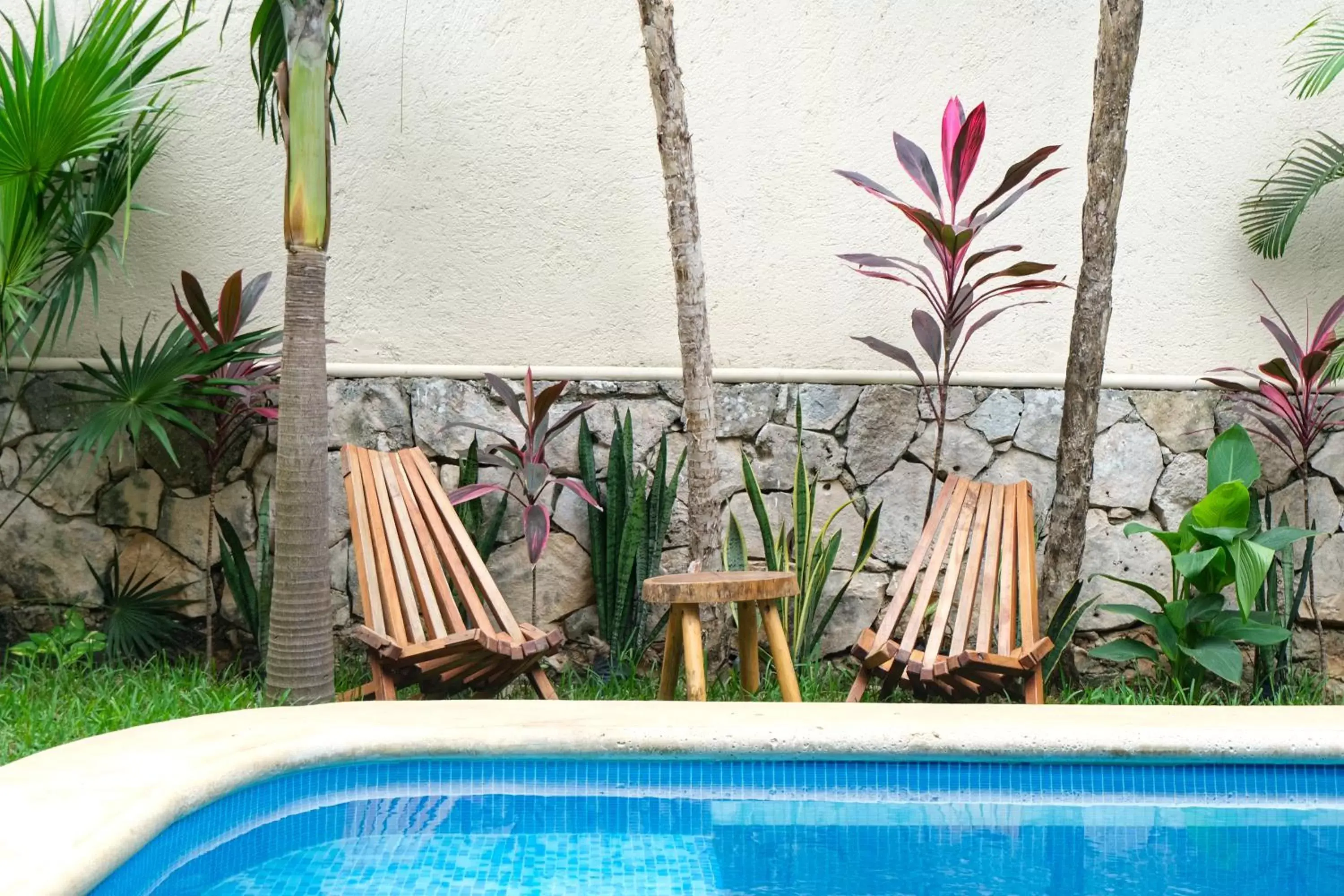 Pool view, Swimming Pool in Hotel Uolis Nah