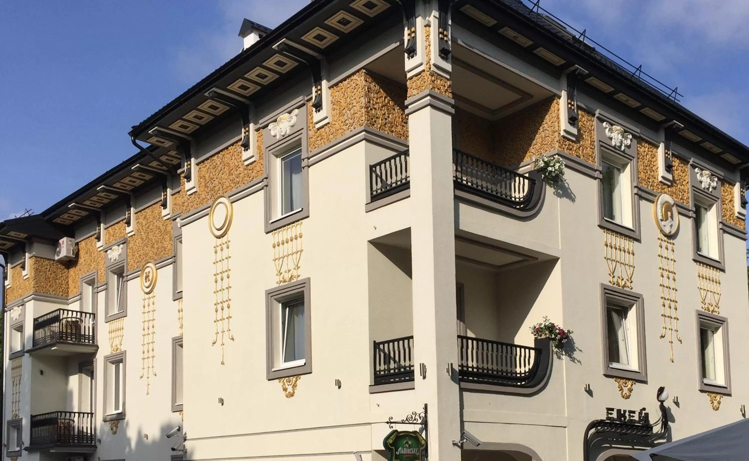 Property building in Economy room in Hotel Eney