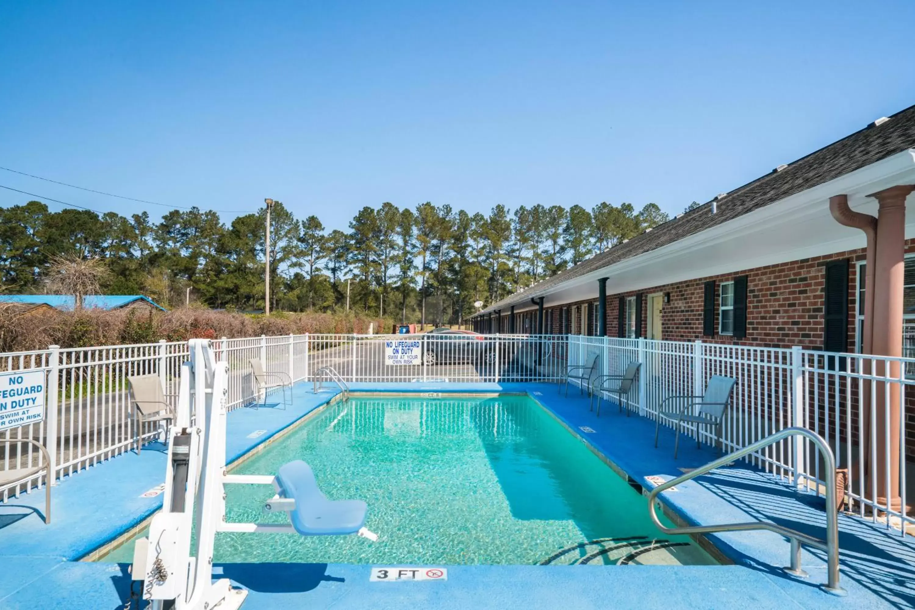 Swimming Pool in Travelodge by Wyndham Santee