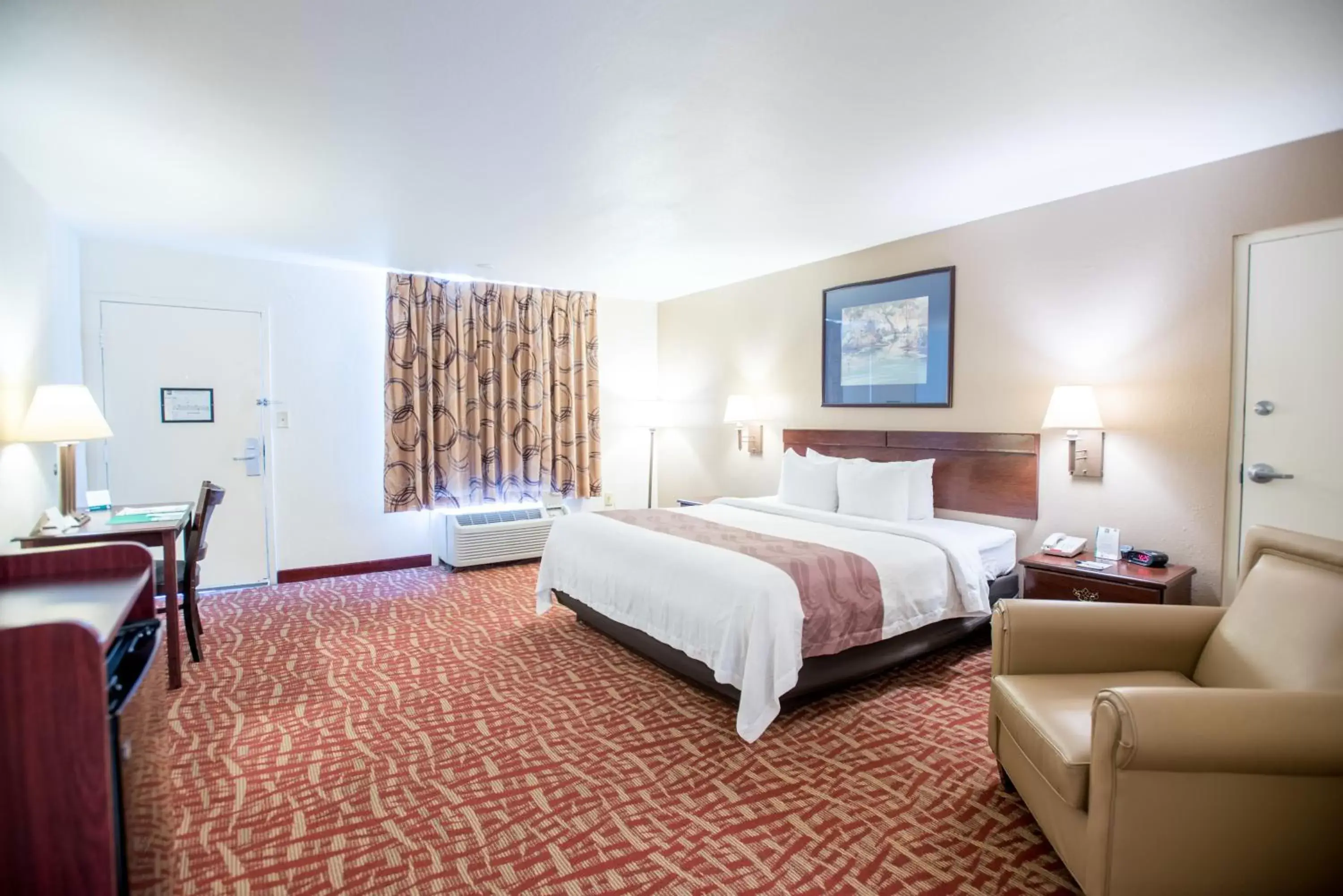 Photo of the whole room in Quality Inn At Town Center