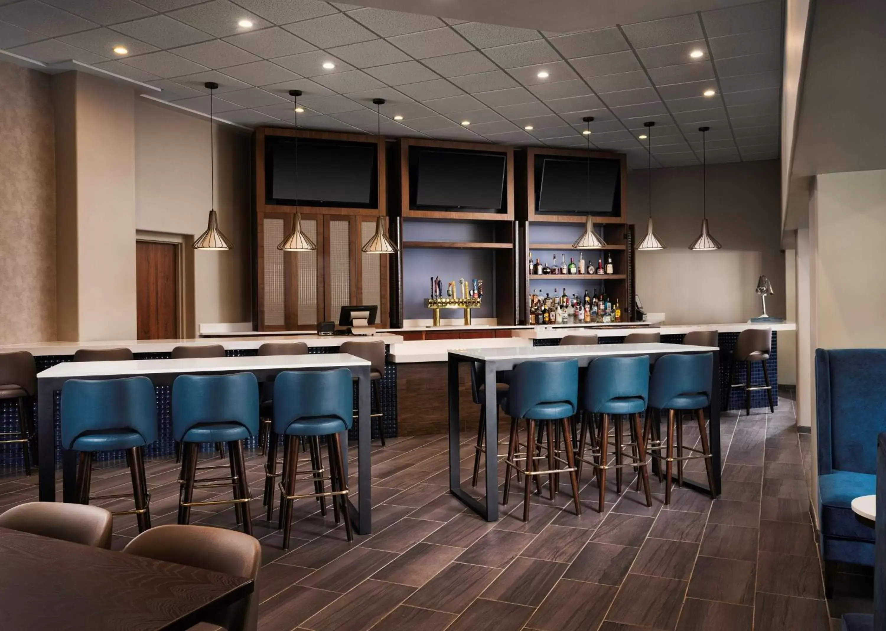Lounge or bar in Embassy Suites by Hilton Tucson East