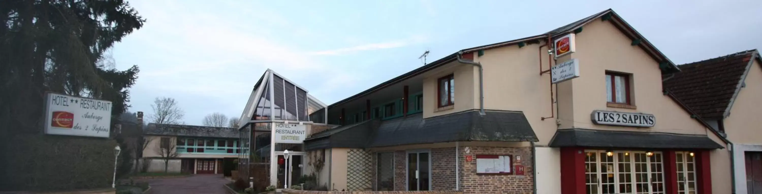 Facade/entrance, Property Building in Hotel Les Deux Sapins