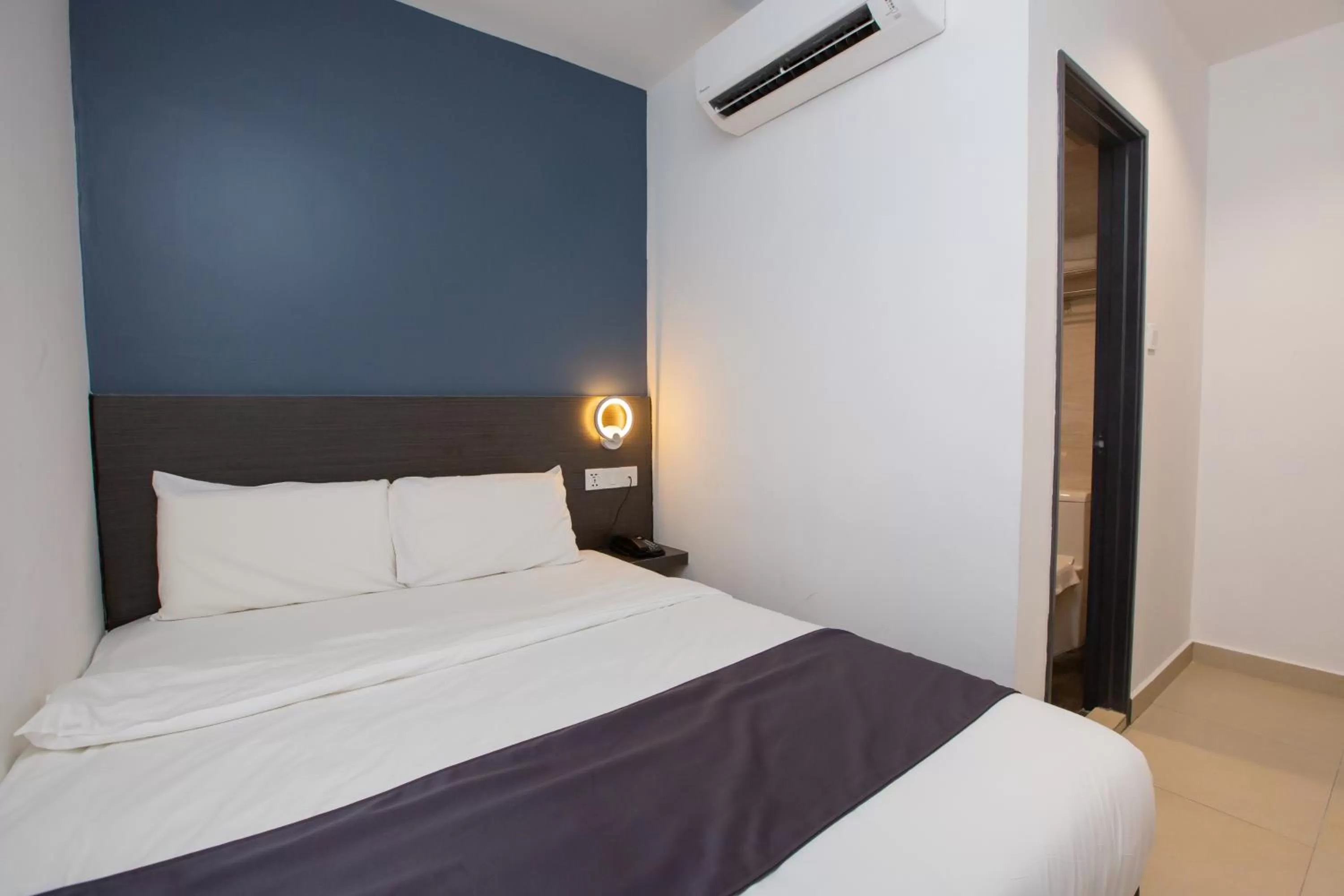 Bed in 1 Hotel Signature