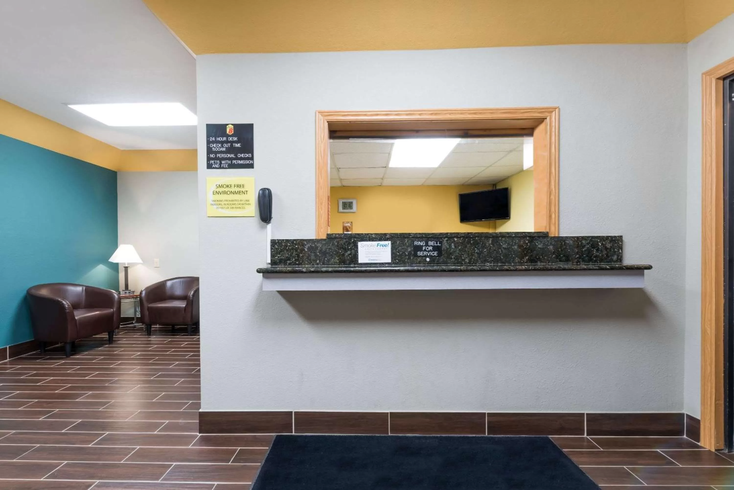 Lobby or reception in Super 8 by Wyndham Devils Lake