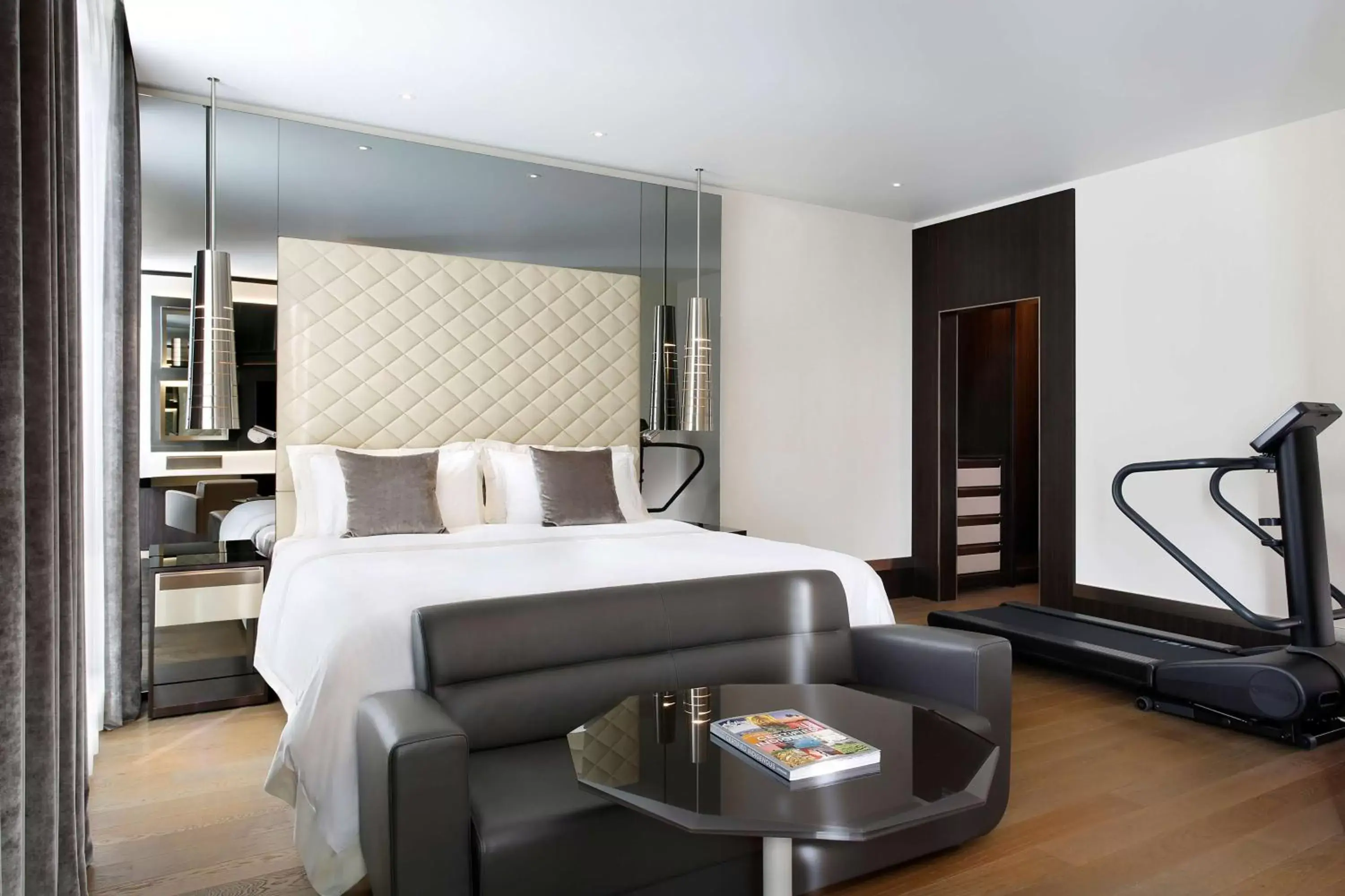 Bedroom in Excelsior Hotel Gallia, a Luxury Collection Hotel, Milan