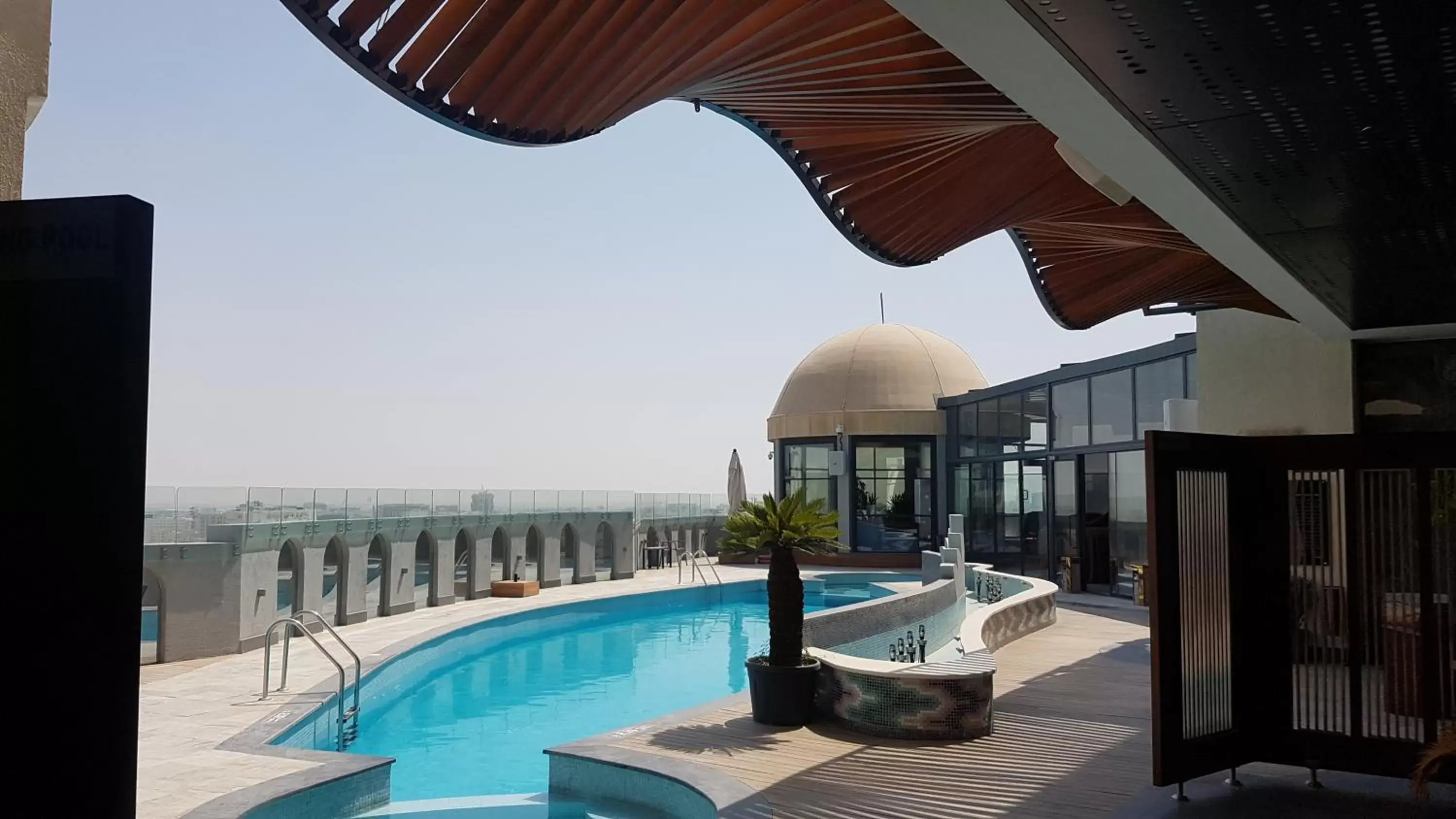 Swimming Pool in Horizon Manor Hotel