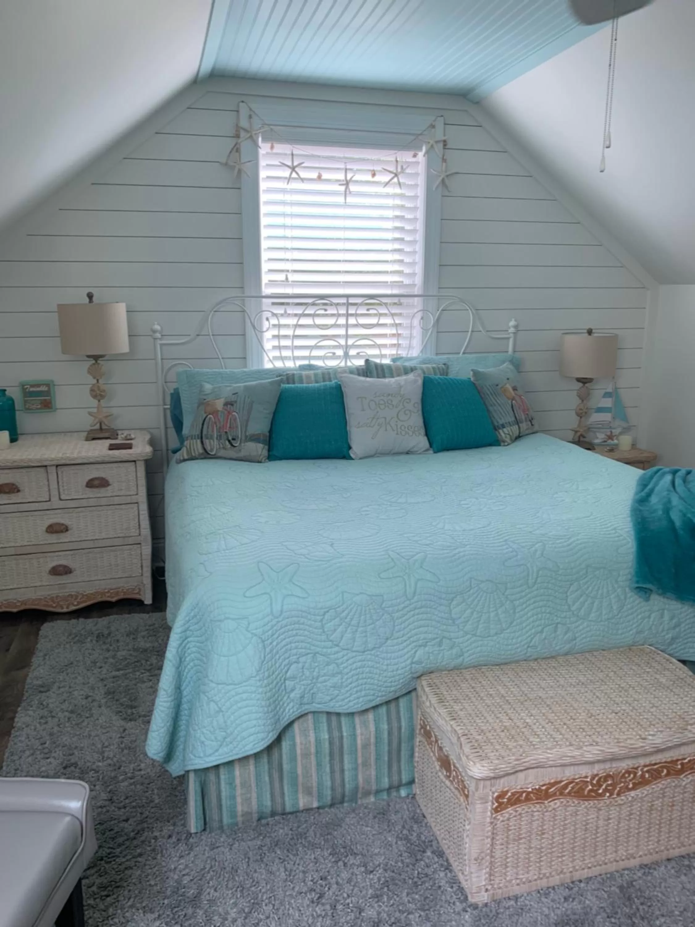 Bed in Caroline's Bed and Breakfast