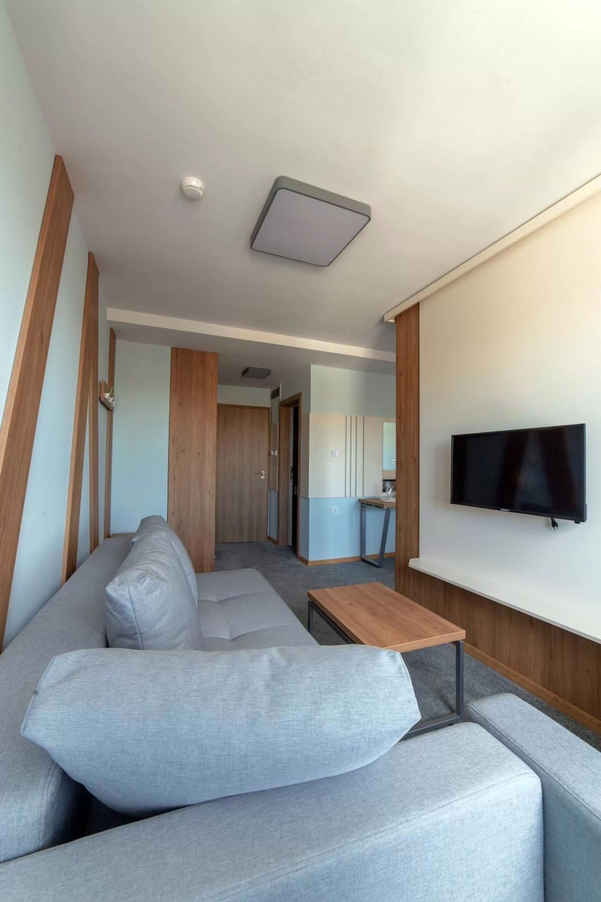 Communal lounge/ TV room in Hotel Verticalplus