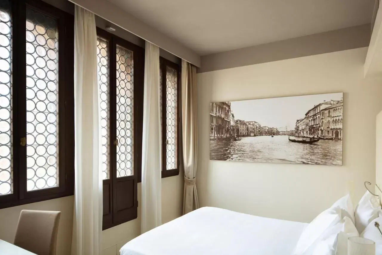 Bed in Palazzo Barocci