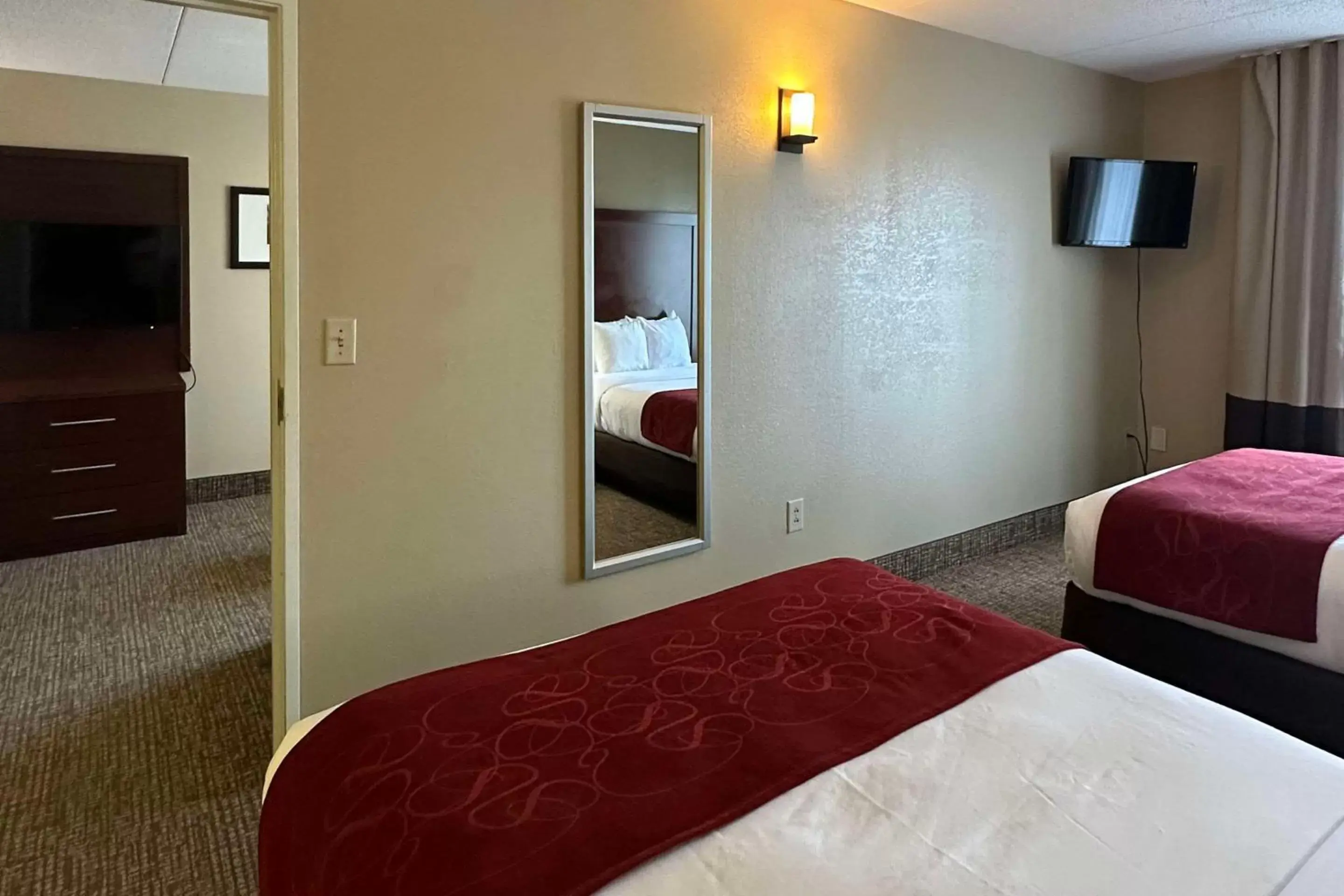 Bedroom, Bed in Comfort Suites Airport Charlotte