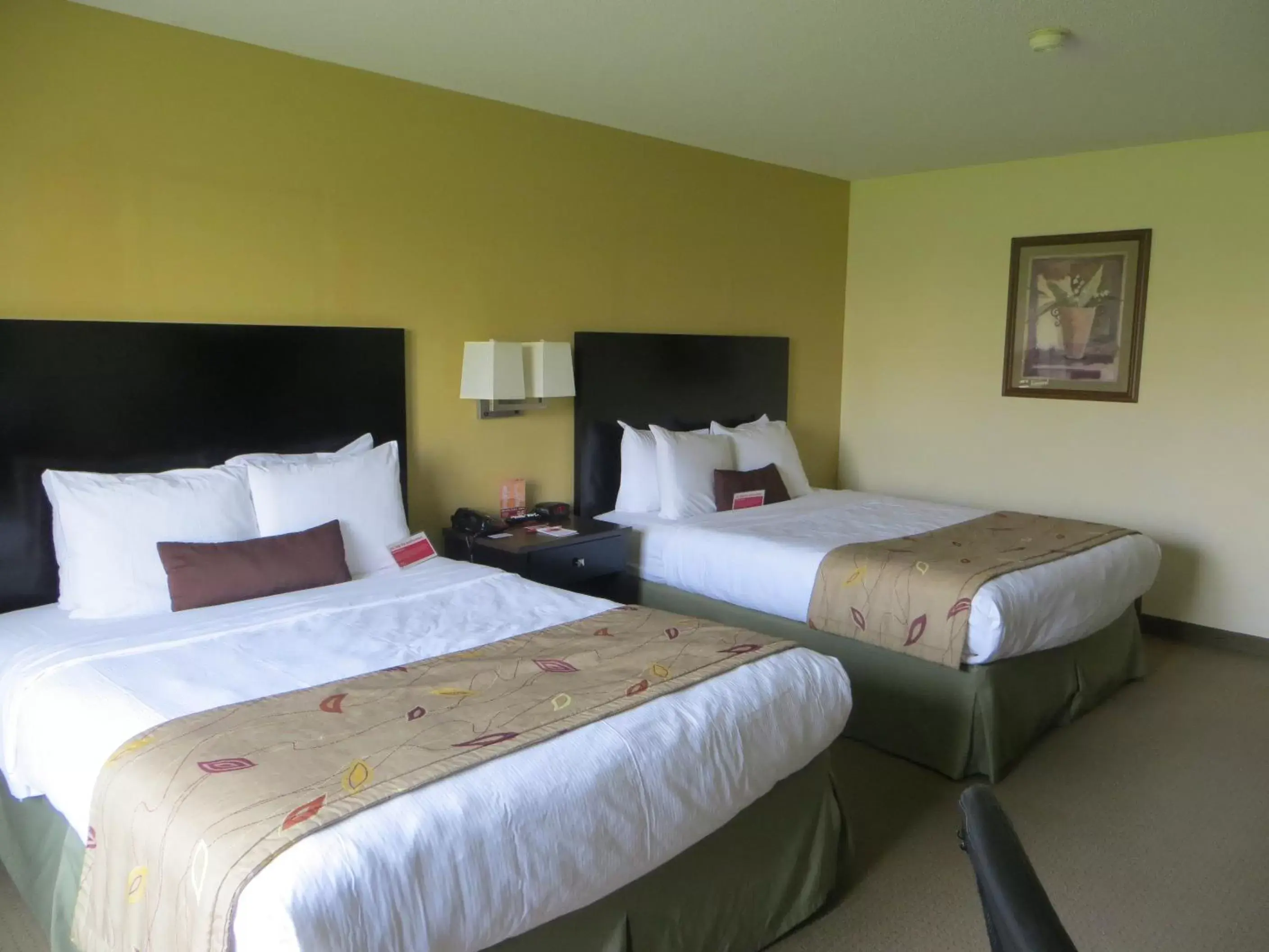 Bedroom, Bed in Ramada by Wyndham Wisconsin Dells