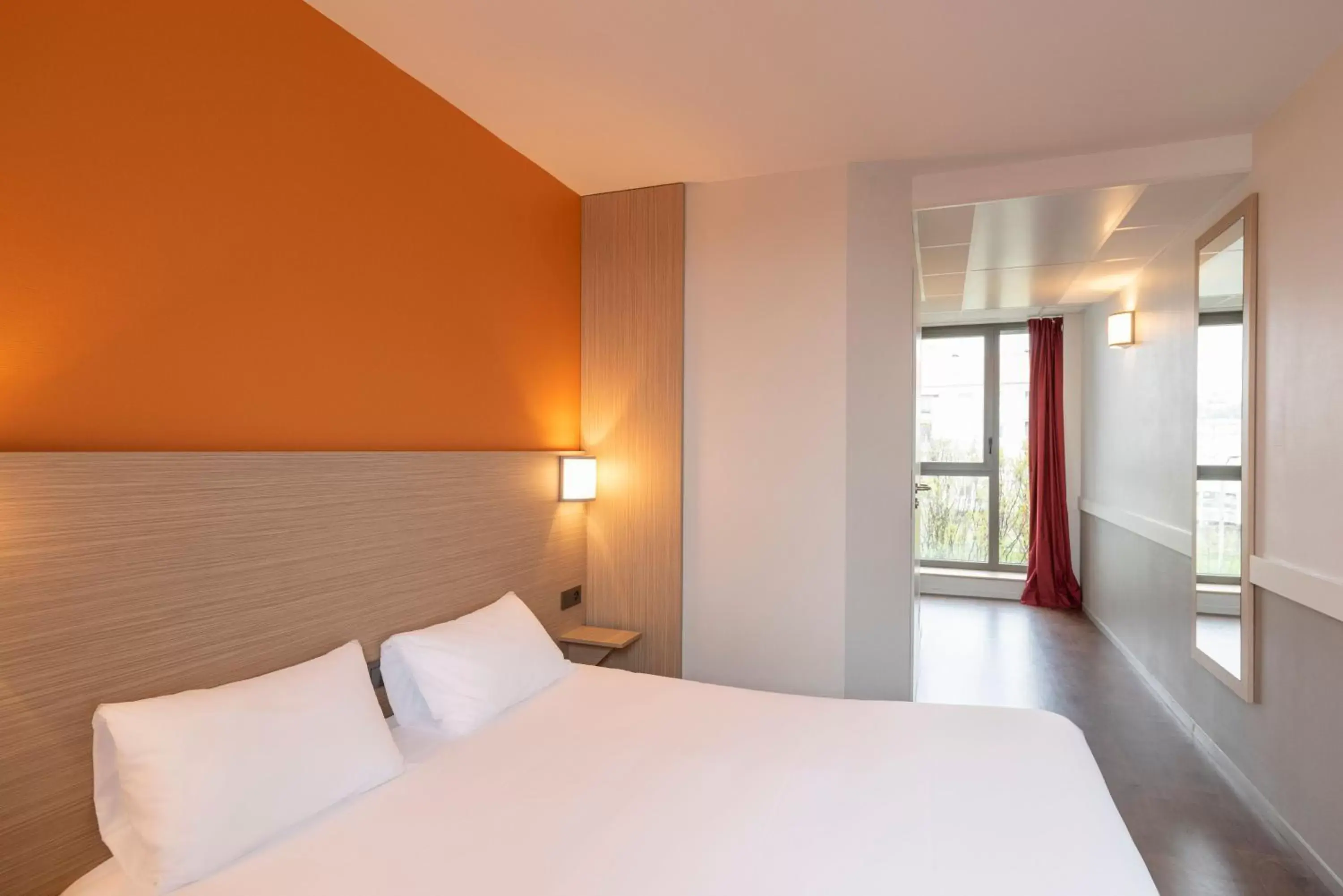 Bedroom, Bed in Premiere Classe Le Havre Centre-LES DOCKS