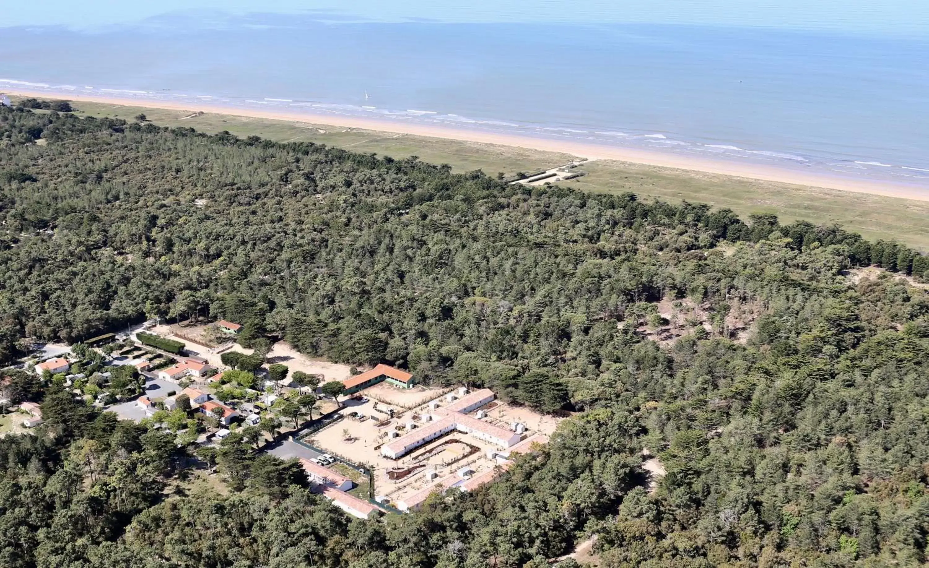 Property building, Bird's-eye View in Domaine Le Sherwood