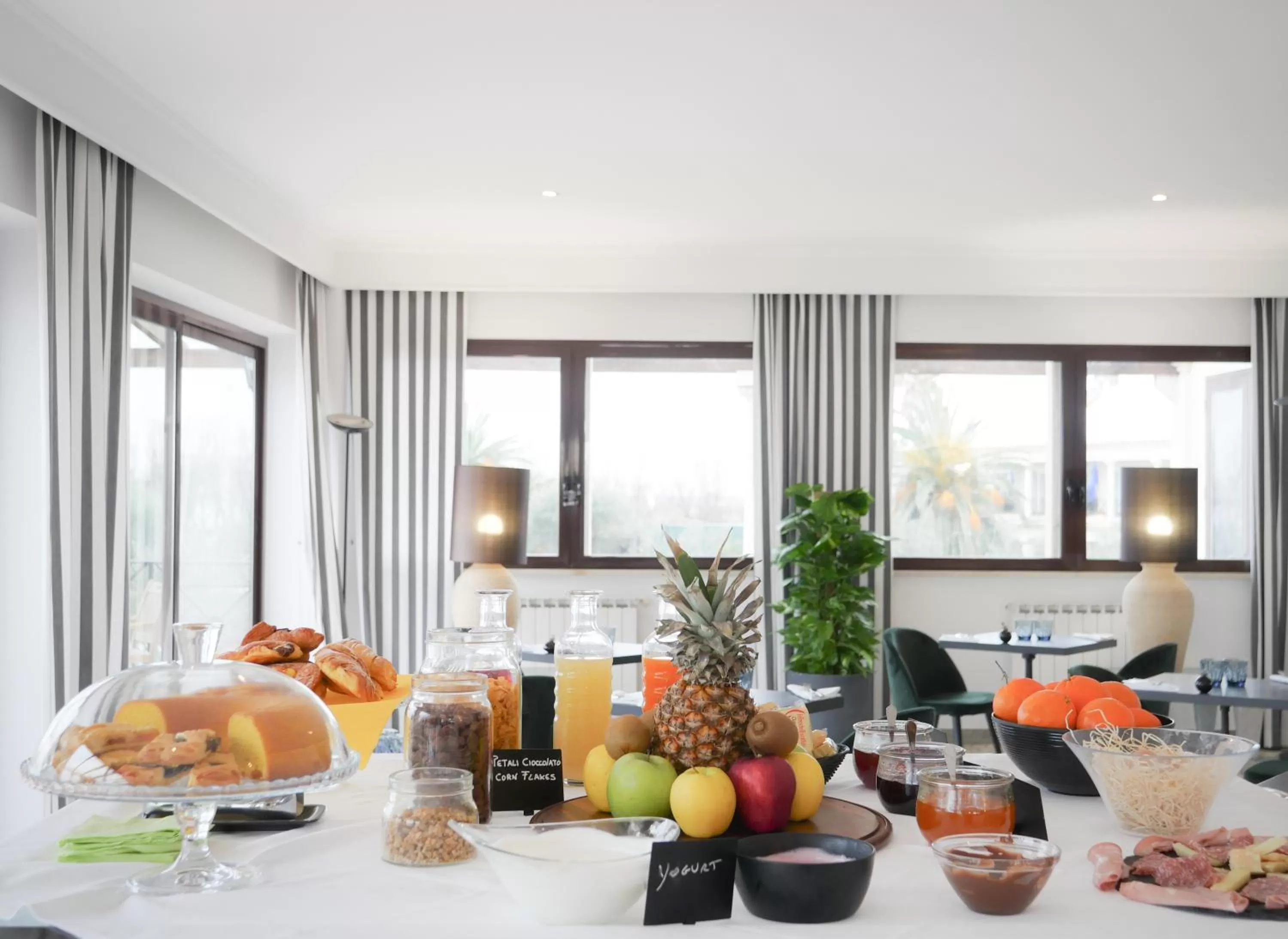 Breakfast in Porto Romano - The Marina Resort