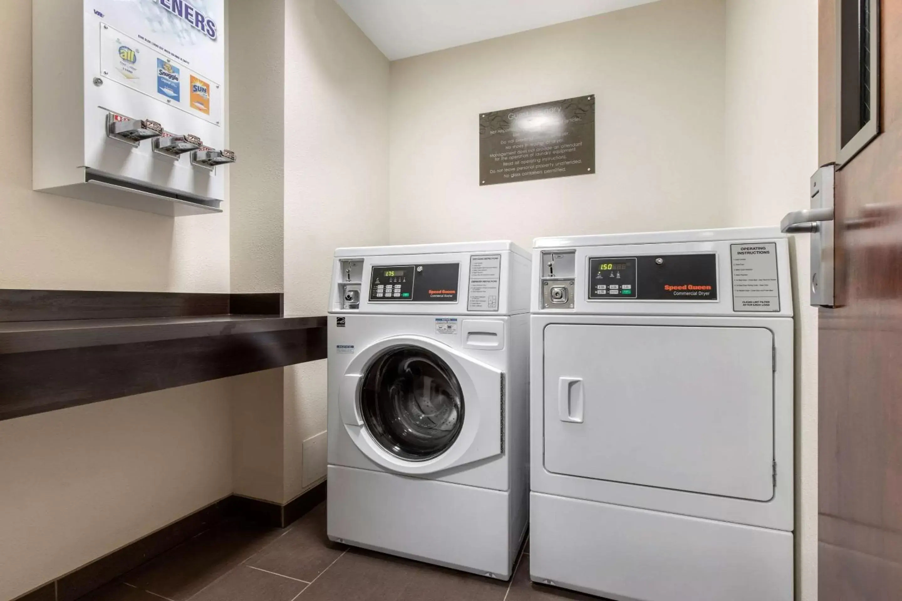 laundry, Kitchen/Kitchenette in Comfort Inn