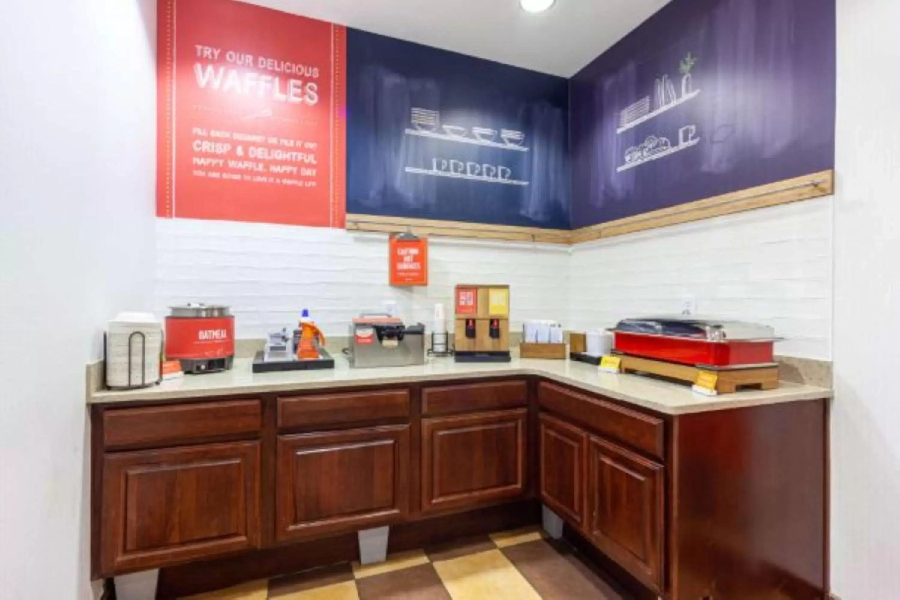 Breakfast, Kitchen/Kitchenette in Hampton Inn Inwood