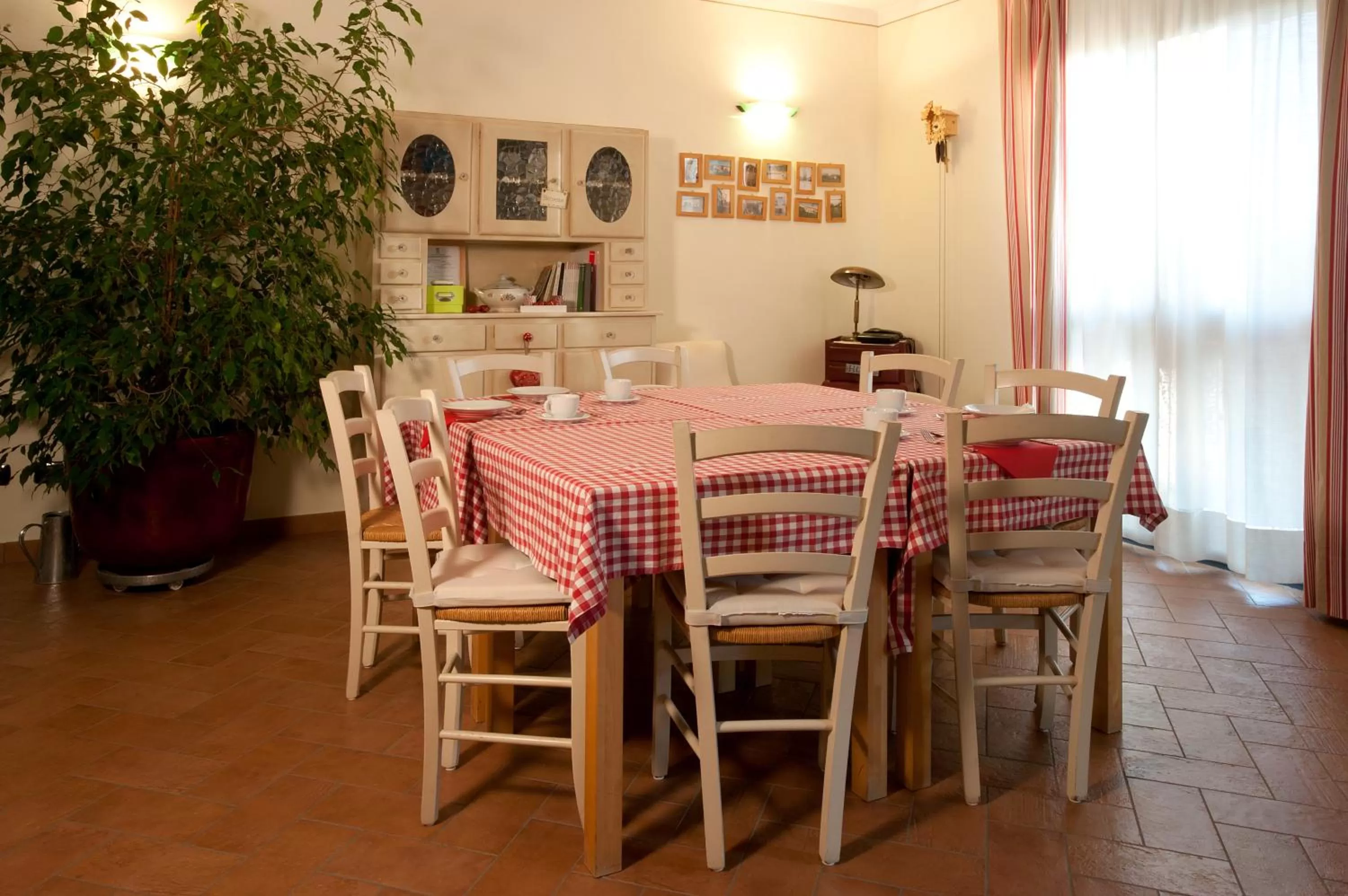 Communal lounge/ TV room in Quattrocolli B&B