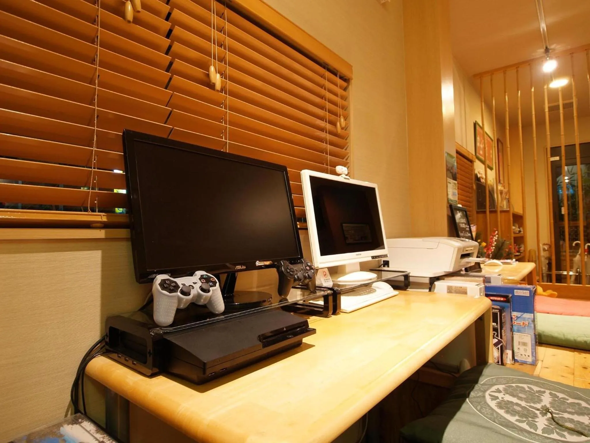 Communal lounge/ TV room in Guesthouse Nara Komachi