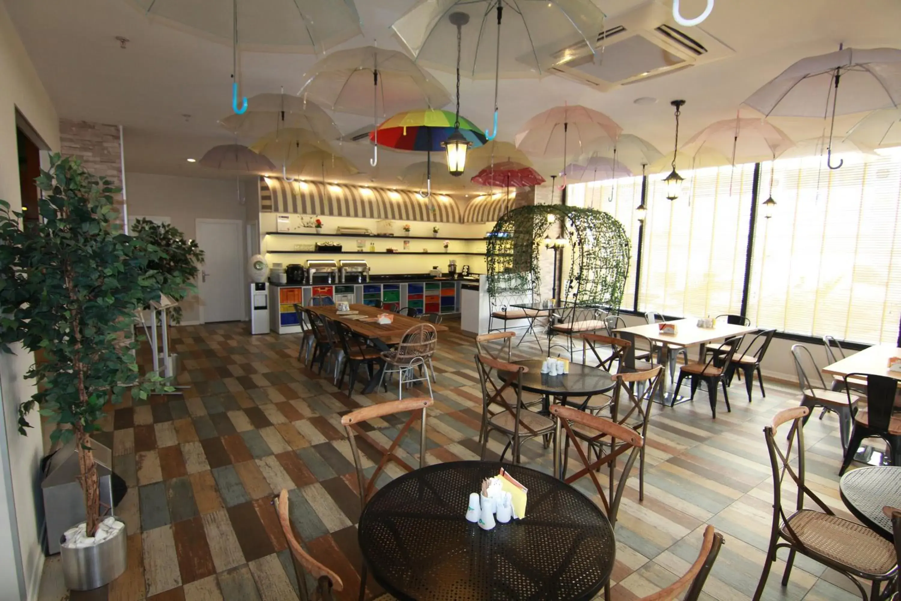 Restaurant/places to eat in Tempo Fair Suites Restaurant/places to eat in Tempo Fair Suites