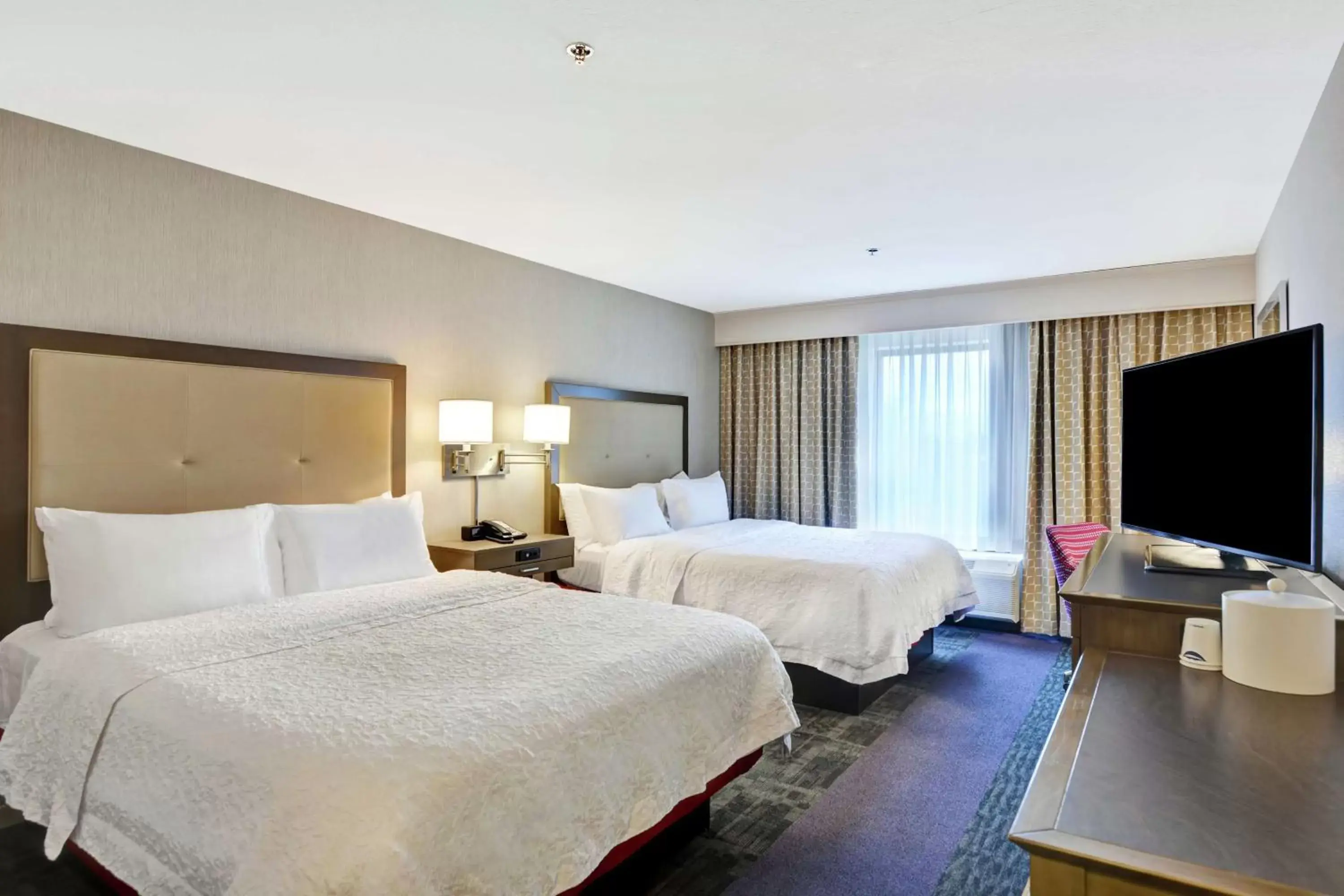 Bedroom, Bed in Hampton Inn By Hilton Suites Ashland, Ohio