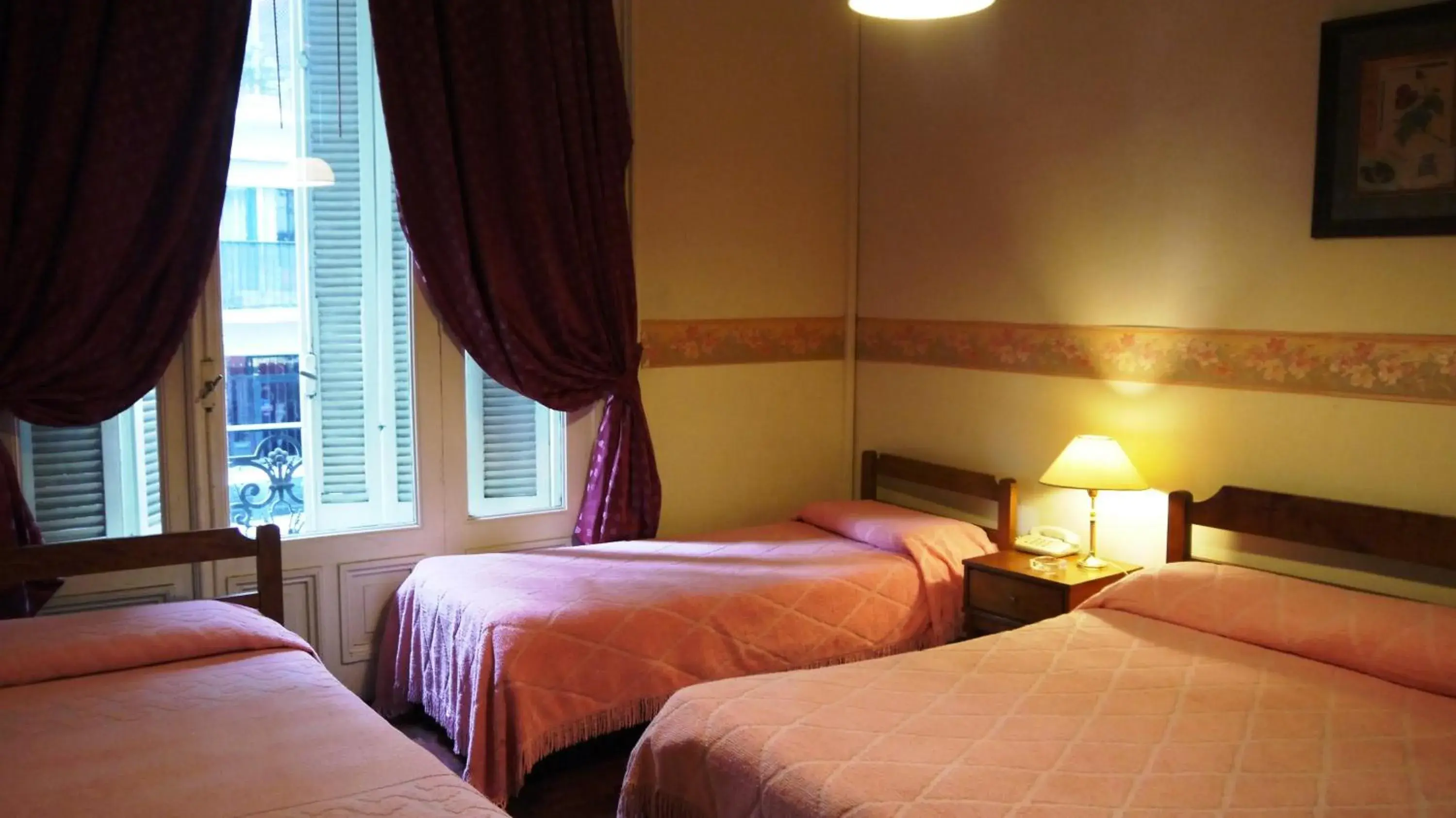 Day, Bed in Hotel Gran Sarmiento