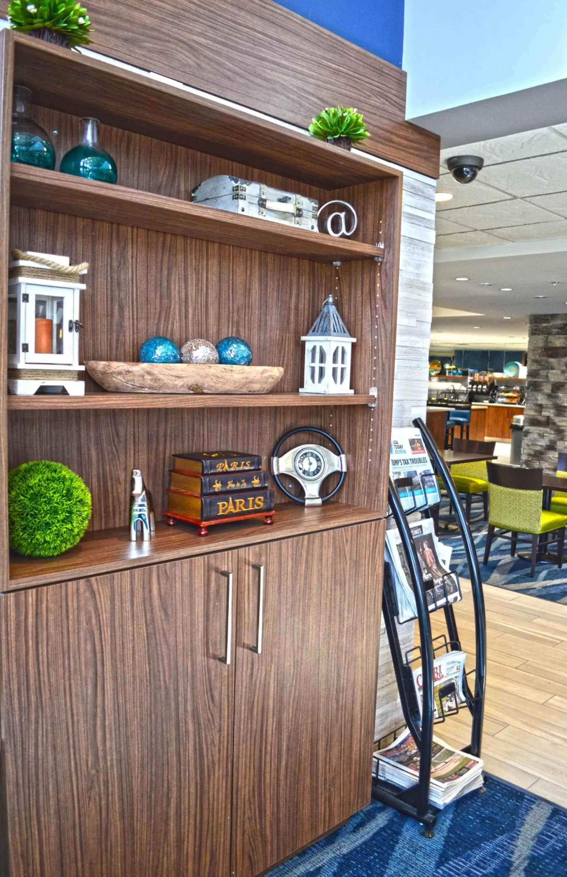 Lobby or reception in Holiday Inn & Suites Syracuse Airport - Liverpool, an IHG Hotel