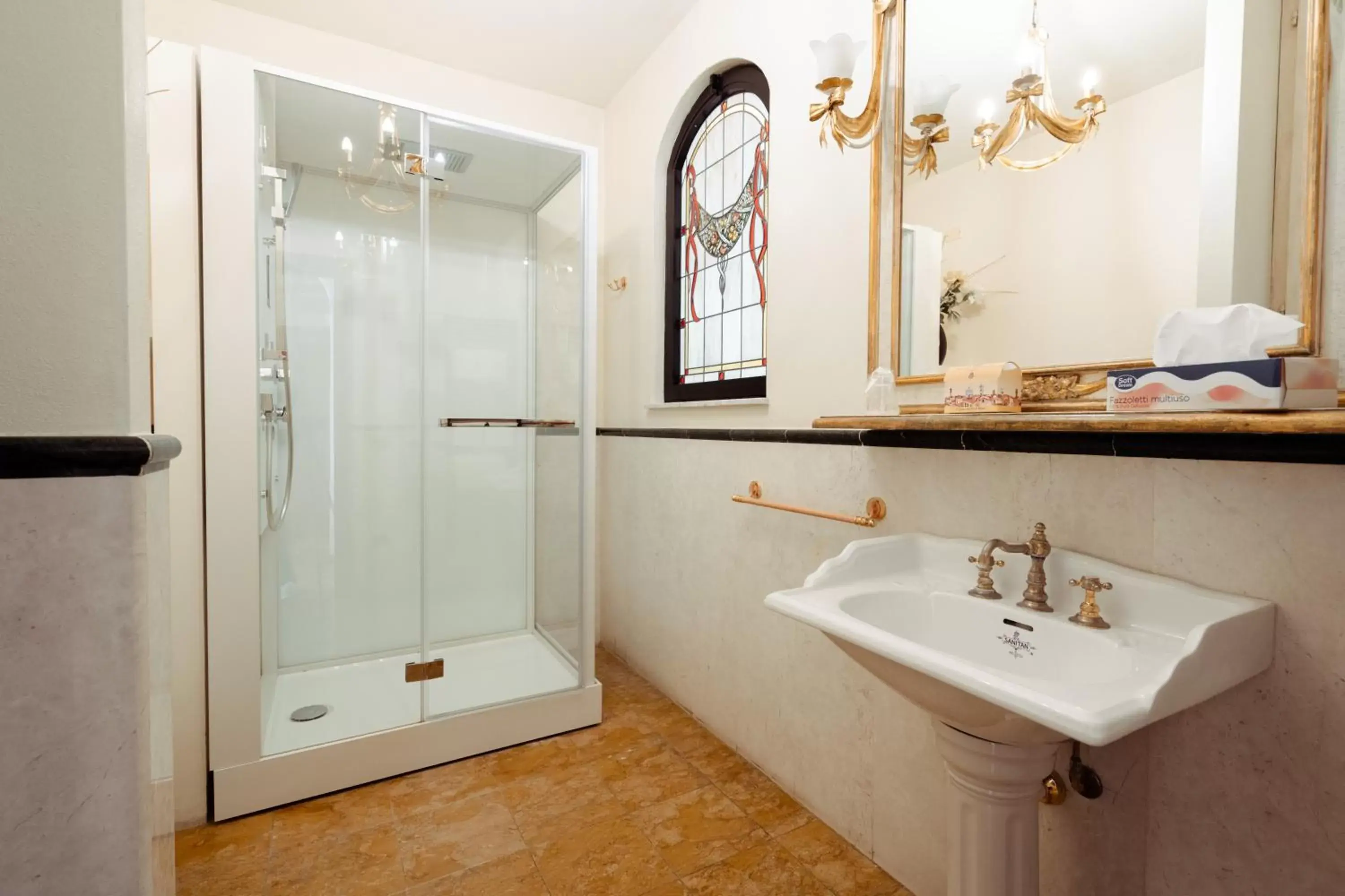Shower, Bathroom in Hotel Palazzo Alexander