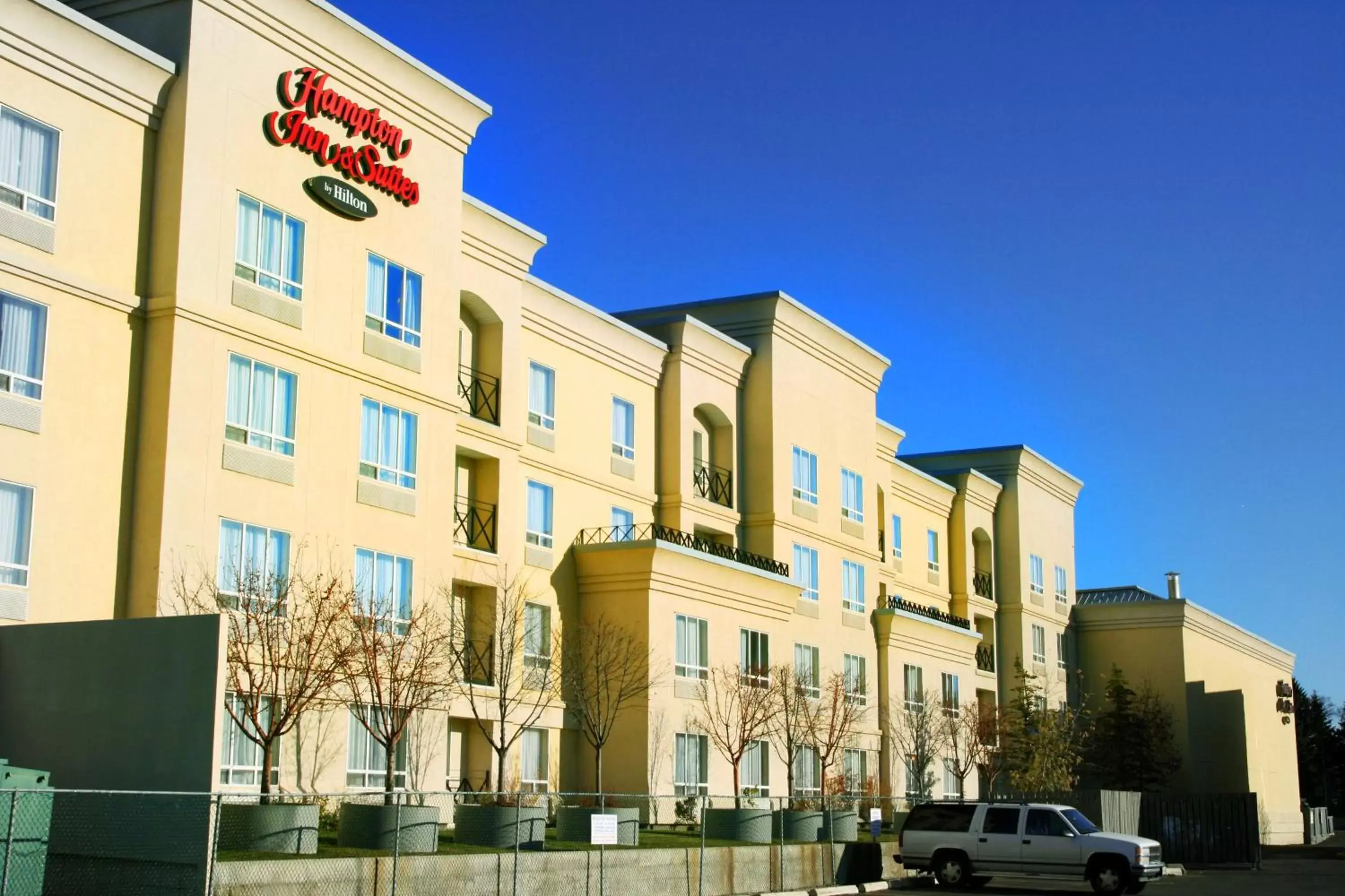Property building in Hampton Inn & Suites by Hilton Calgary University NW Property building in Hampton Inn & Suites by Hilton Calgary University NW