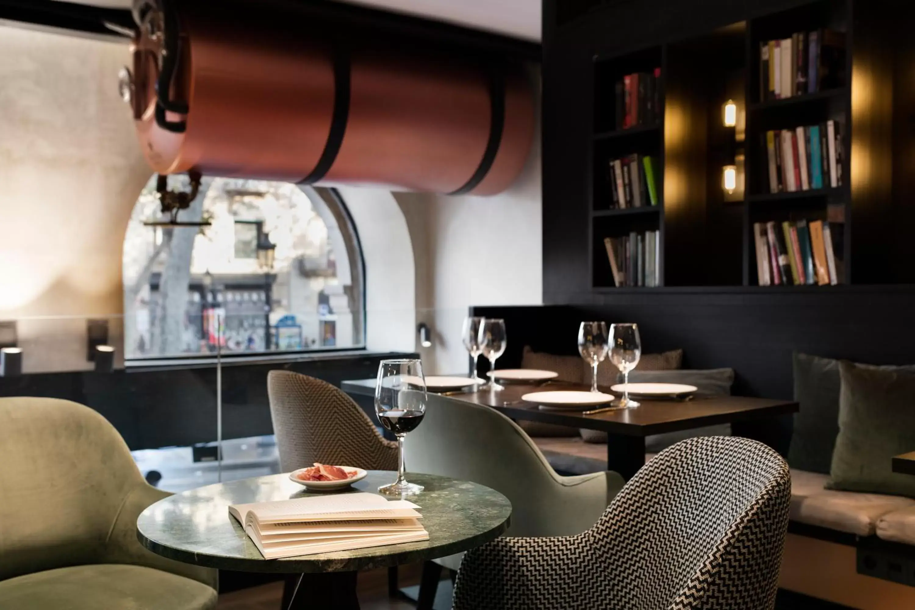 Lounge or bar, Restaurant/Places to Eat in Yurbban Ramblas Boutique Hotel