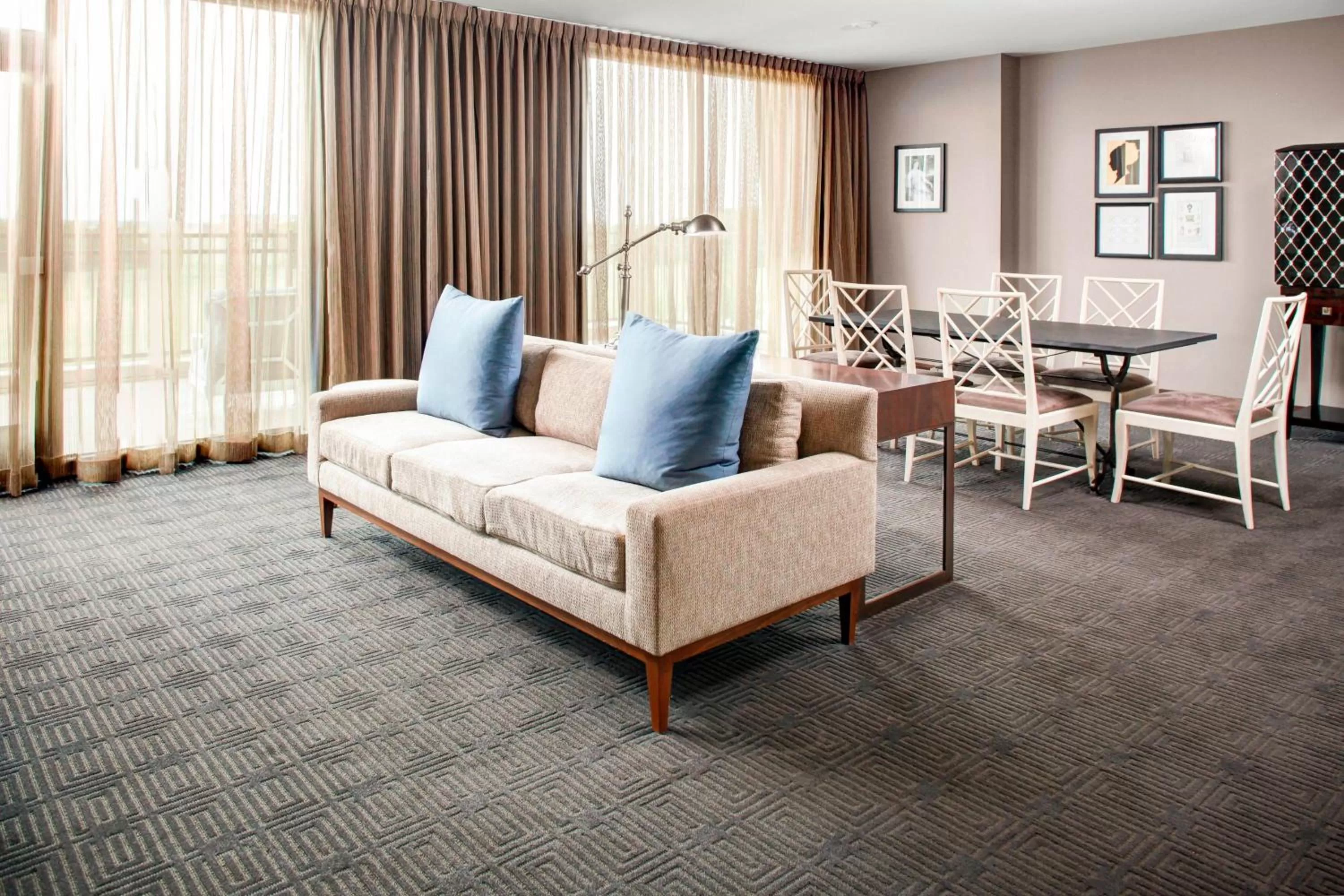 Photo of the whole room in Sheraton McKinney