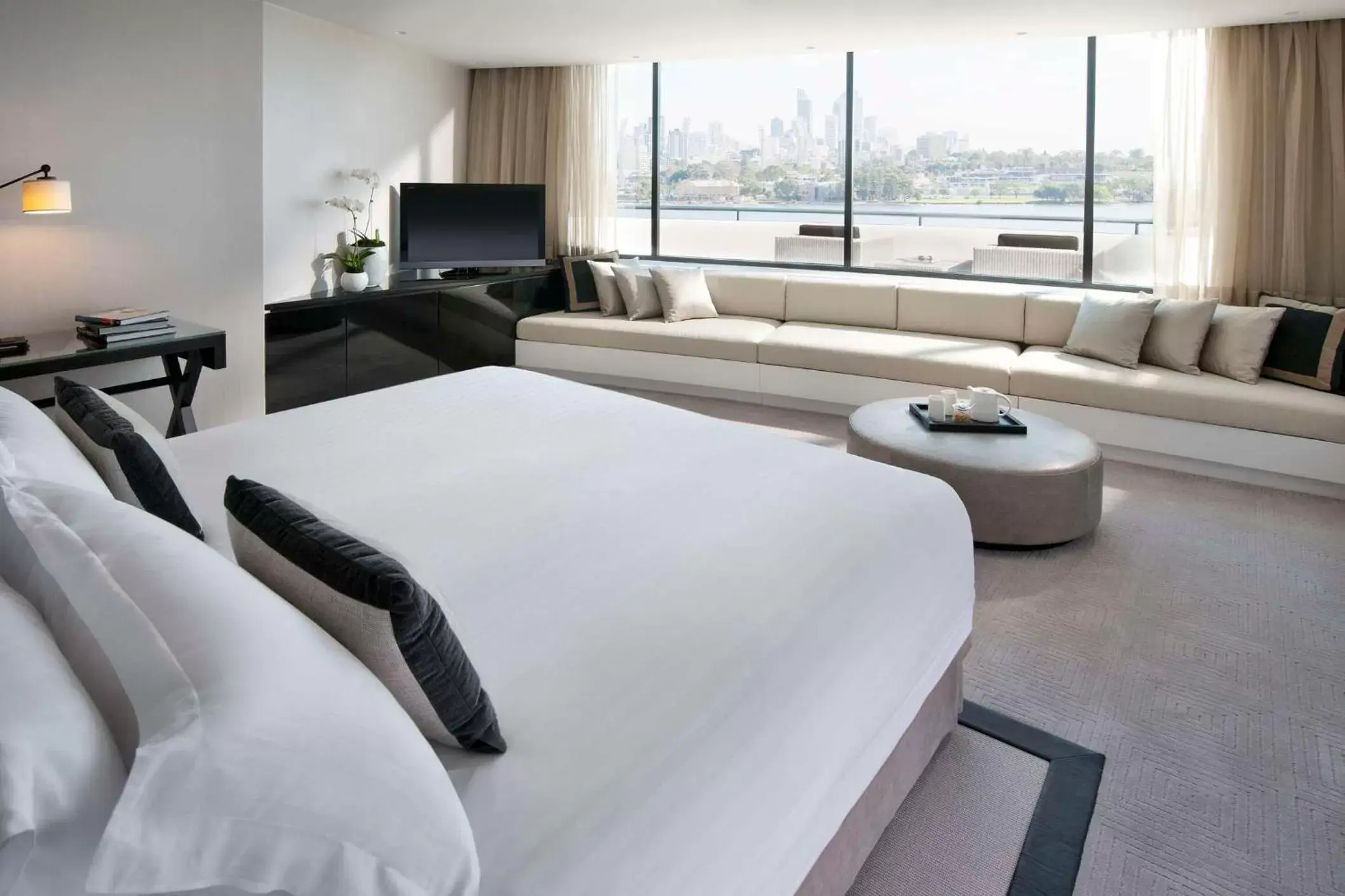 Bedroom, Bed in Crown Metropol Perth