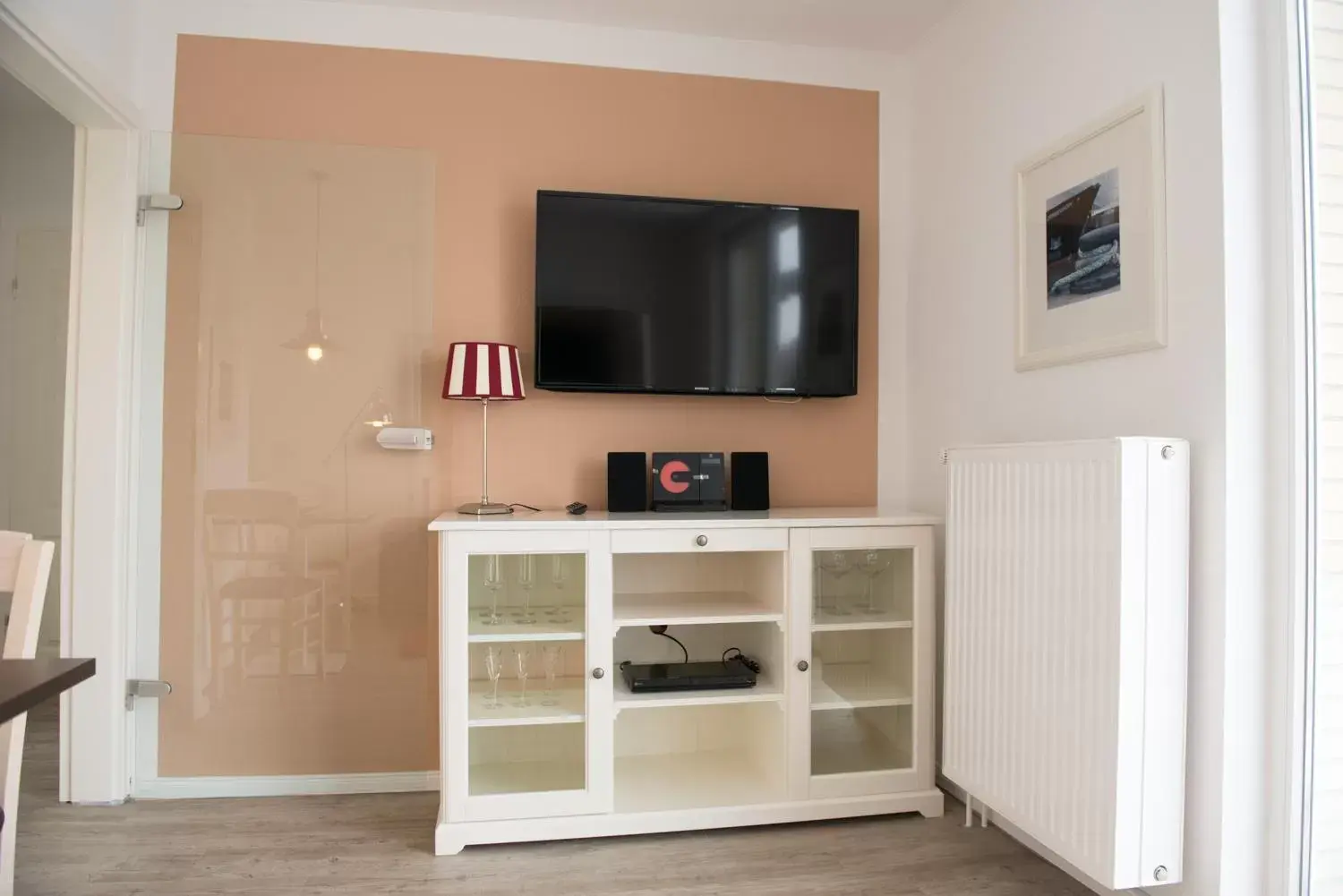 TV and multimedia, TV/Entertainment Center in Hotel Stadt Cuxhaven